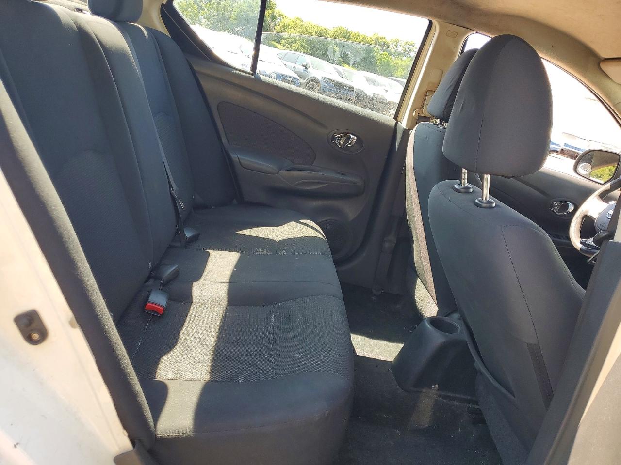 2013 Nissan Versa 1.6 S Белый vin: 3N1CN7AP8DL835309