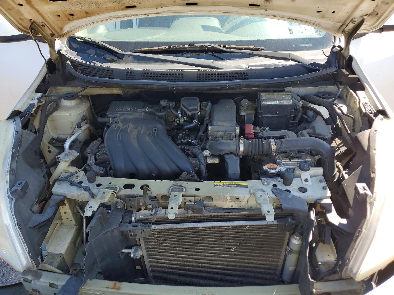 2013 Nissan Versa 1.6 S Белый vin: 3N1CN7AP8DL835309