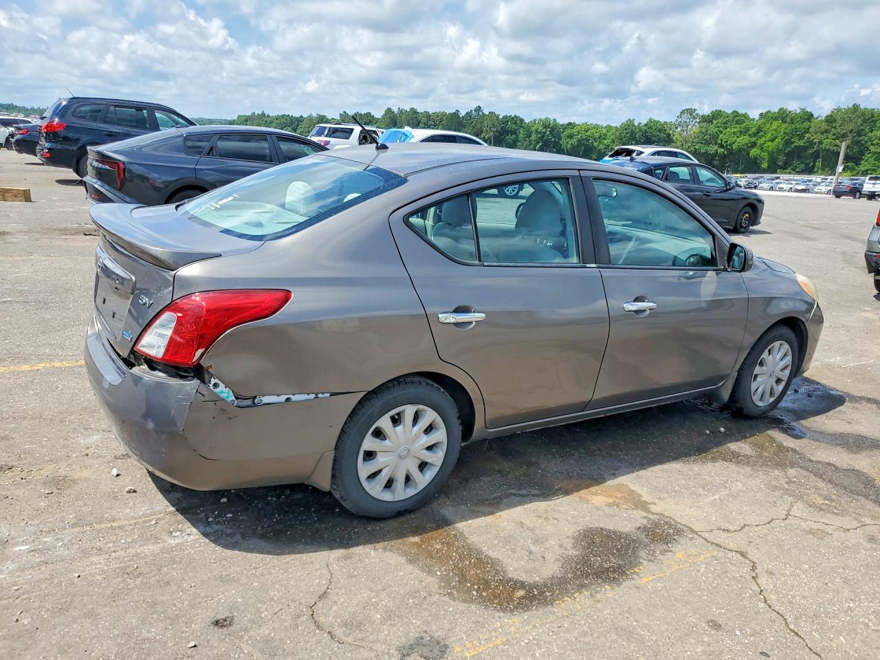 2013 Nissan Versa 1.6 S Gray vin: 3N1CN7AP8DL862705
