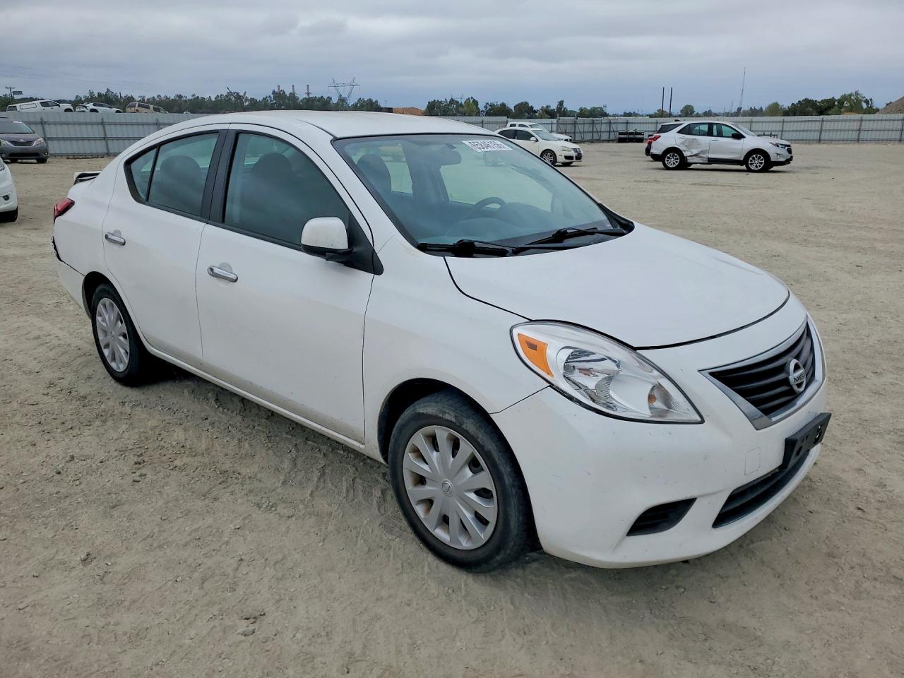 2013 Nissan Versa 1.6 S White vin: 3N1CN7AP8DL871811