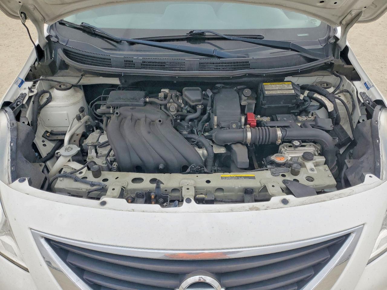 2013 Nissan Versa 1.6 S White vin: 3N1CN7AP8DL871811