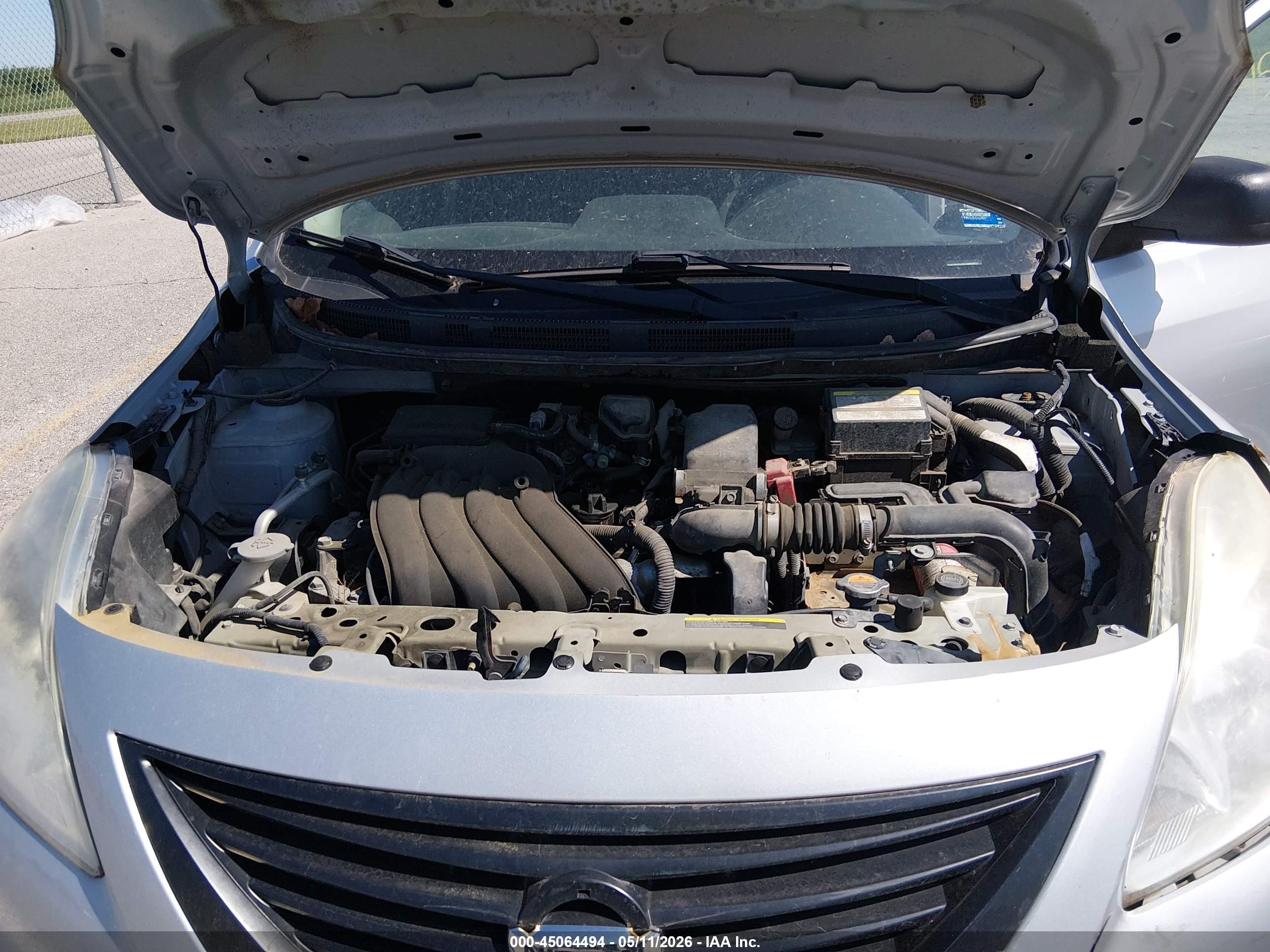 2013 Nissan Versa 1.6 S Silver vin: 3N1CN7AP8DL873834