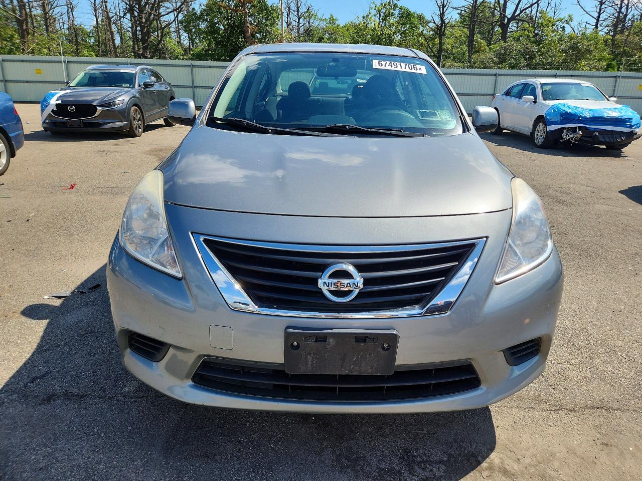 2013 Nissan Versa 1.6 S Silver vin: 3N1CN7AP8DL874773