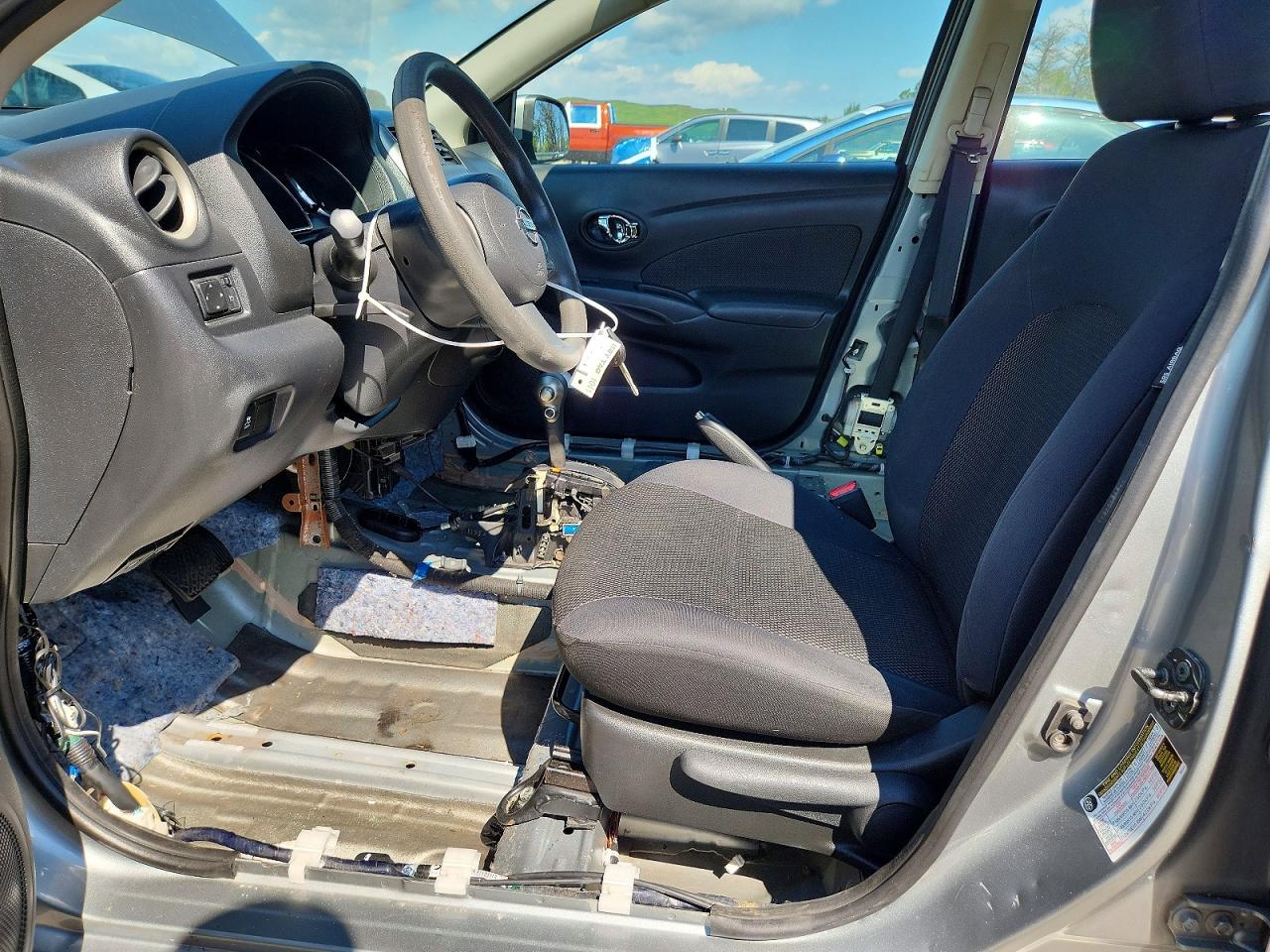 2013 Nissan Versa 1.6 S Silver vin: 3N1CN7AP8DL874773