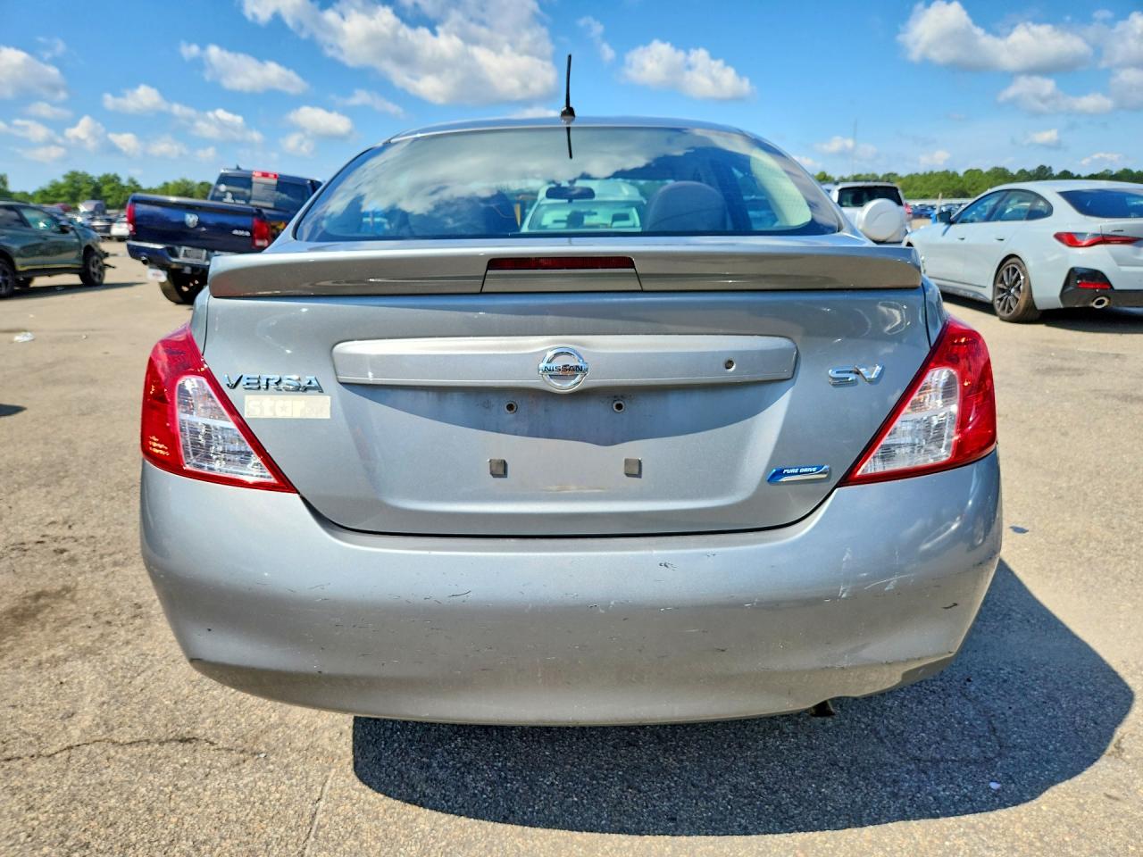 2013 Nissan Versa 1.6 S Silver vin: 3N1CN7AP8DL874773