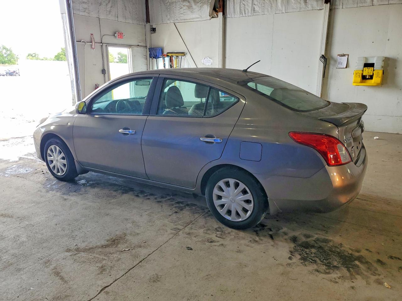 2013 Nissan Versa 1.6 S Gray vin: 3N1CN7AP8DL882453