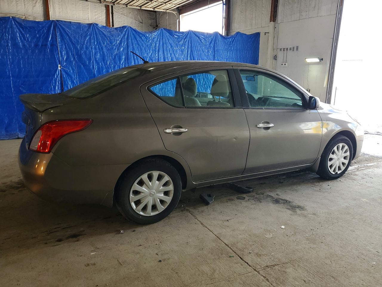 2013 Nissan Versa 1.6 S Gray vin: 3N1CN7AP8DL882453