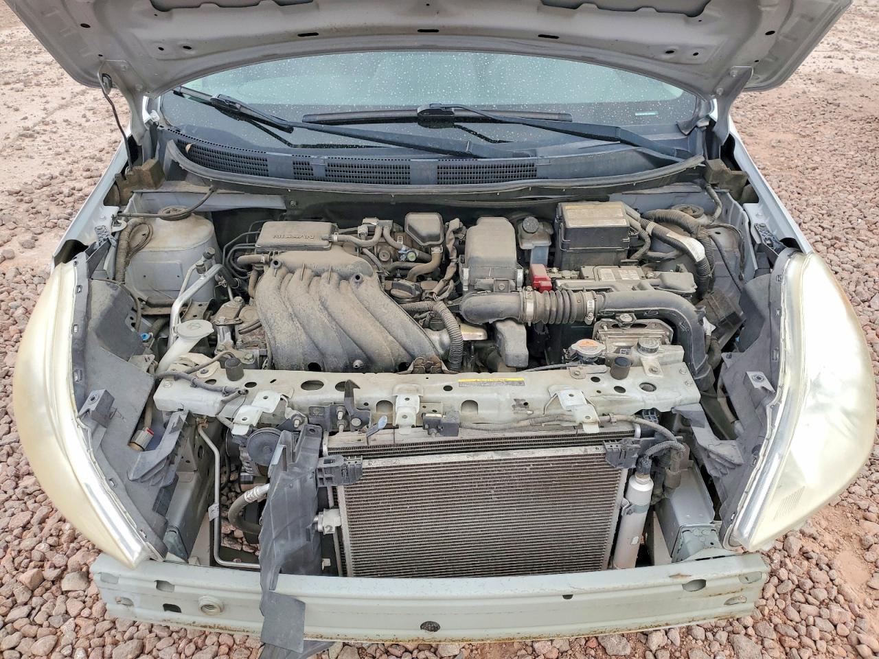 2013 Nissan Versa 1.6 S Silver vin: 3N1CN7AP8DL890052