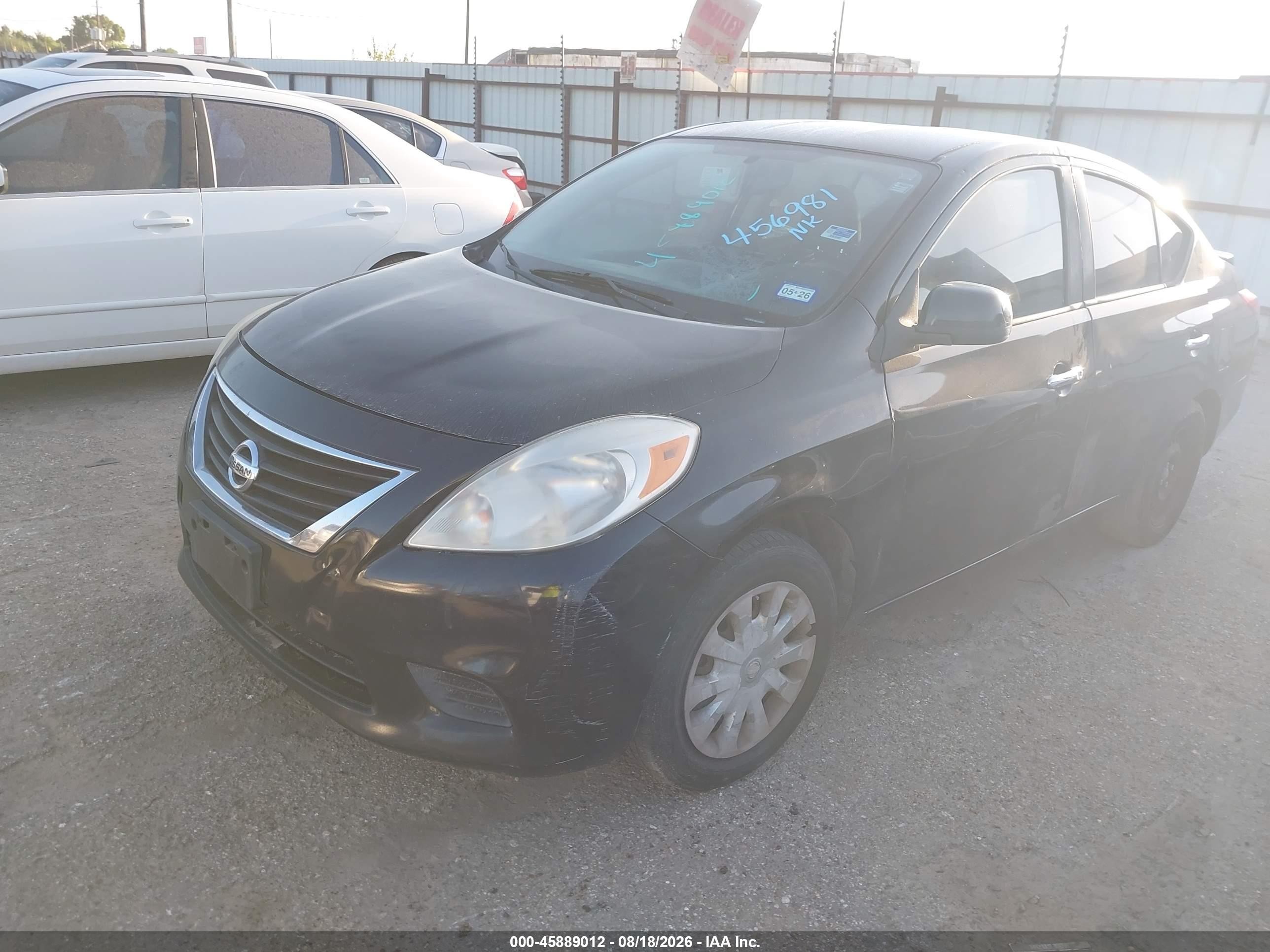 2014 Nissan Versa 1.6 Sv Черный vin: 3N1CN7AP8EK456981