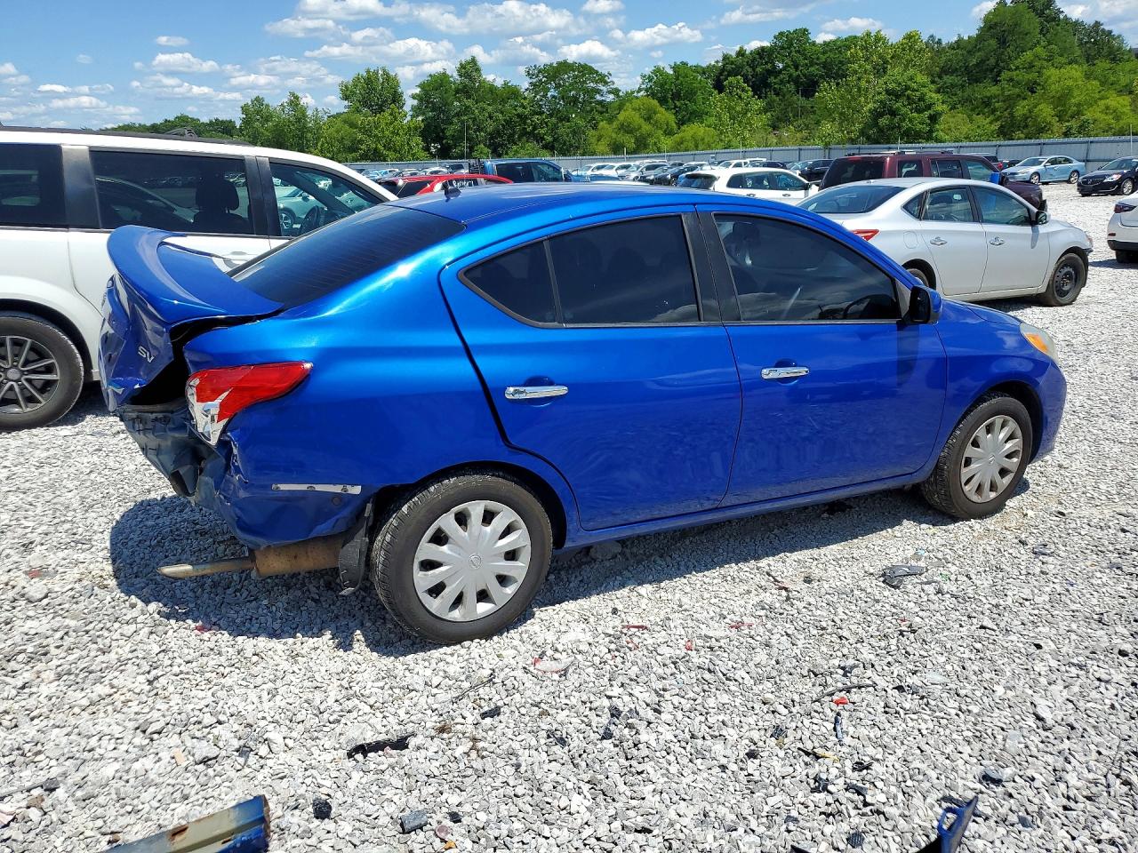 2014 Nissan Versa 1.6 S Синий vin: 3N1CN7AP8EL802697