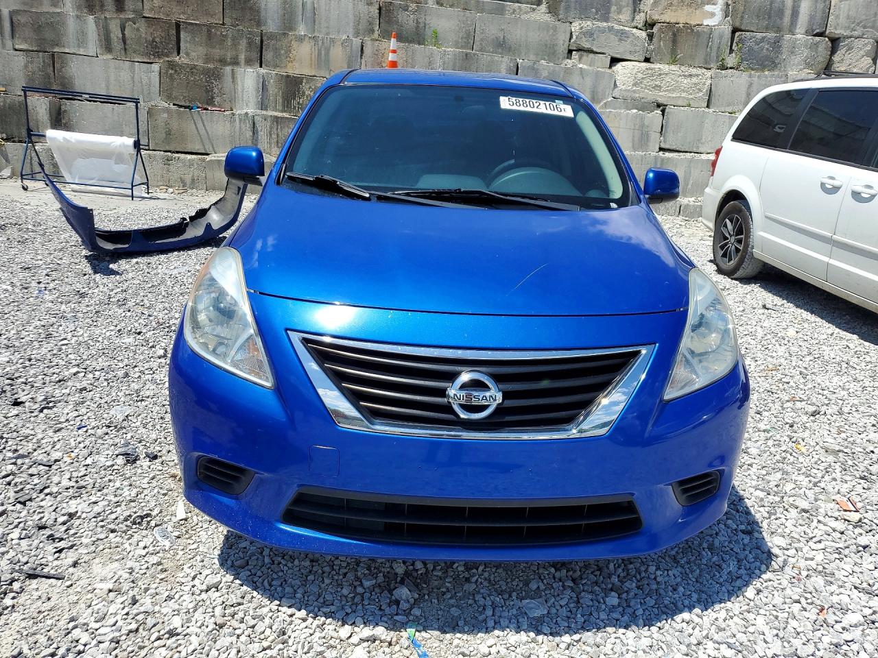 2014 Nissan Versa 1.6 S Синий vin: 3N1CN7AP8EL802697