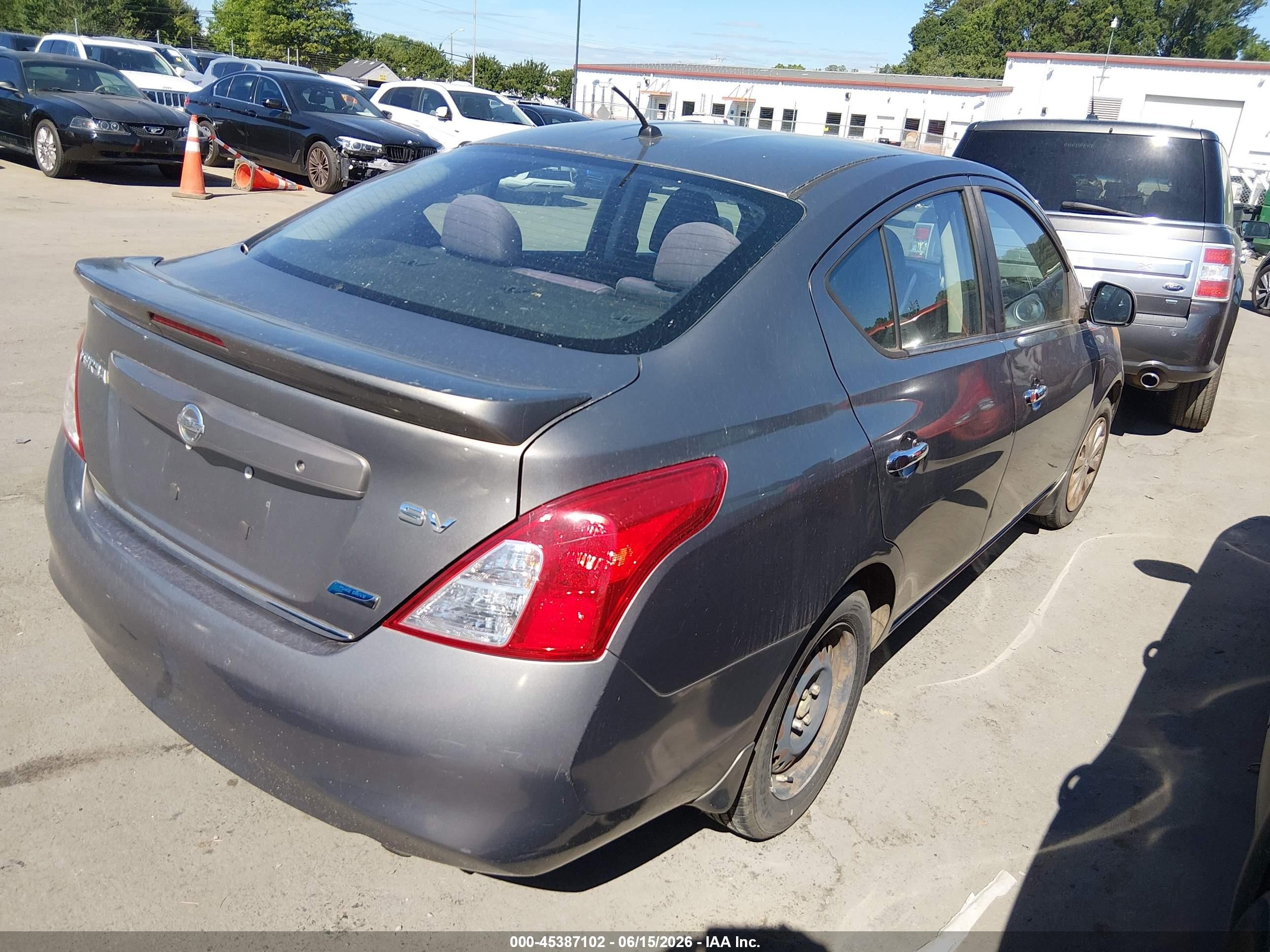 2014 Nissan Versa 1.6 Sv Серый vin: 3N1CN7AP8EL806913