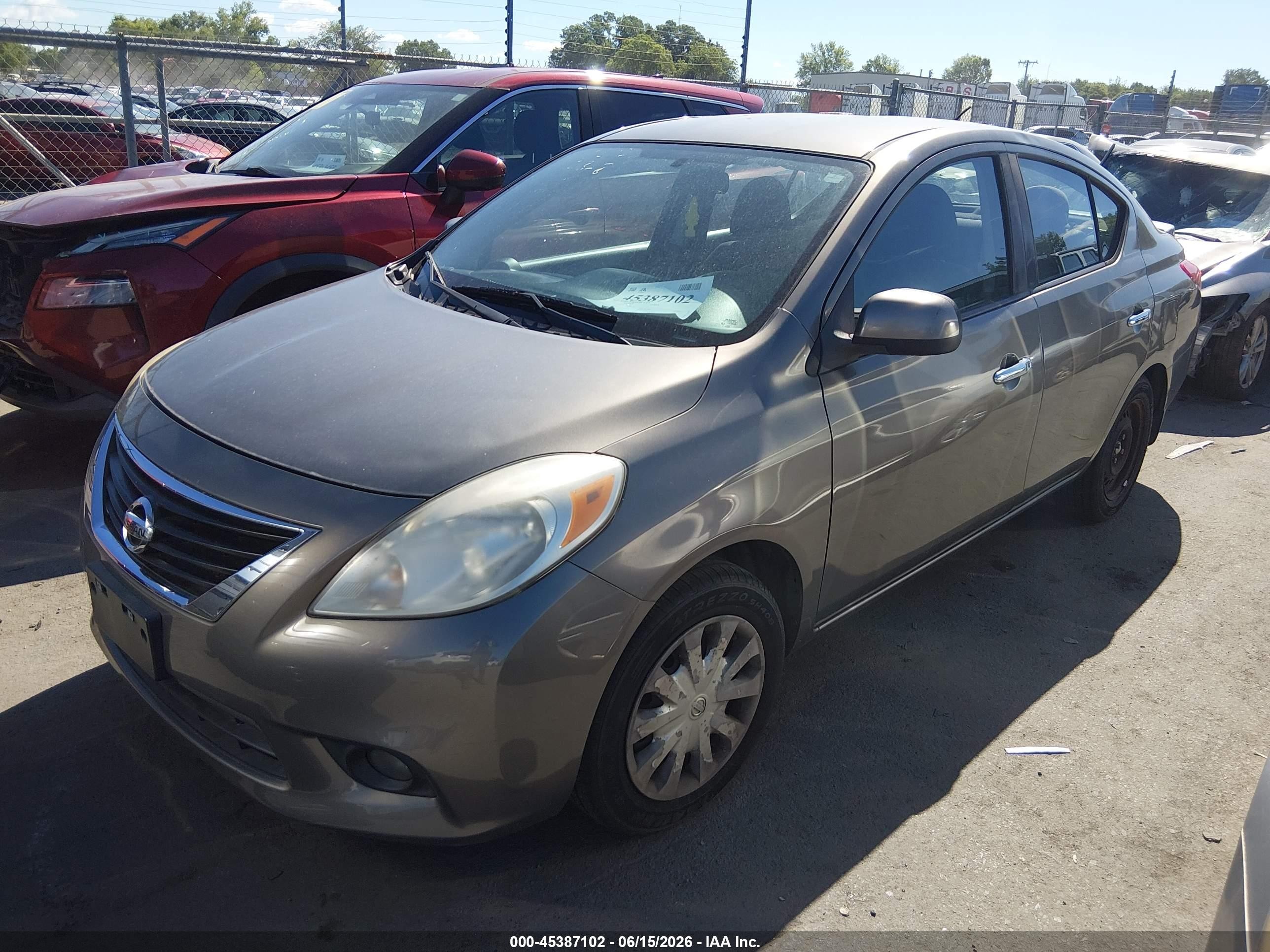 2014 Nissan Versa 1.6 Sv Серый vin: 3N1CN7AP8EL806913