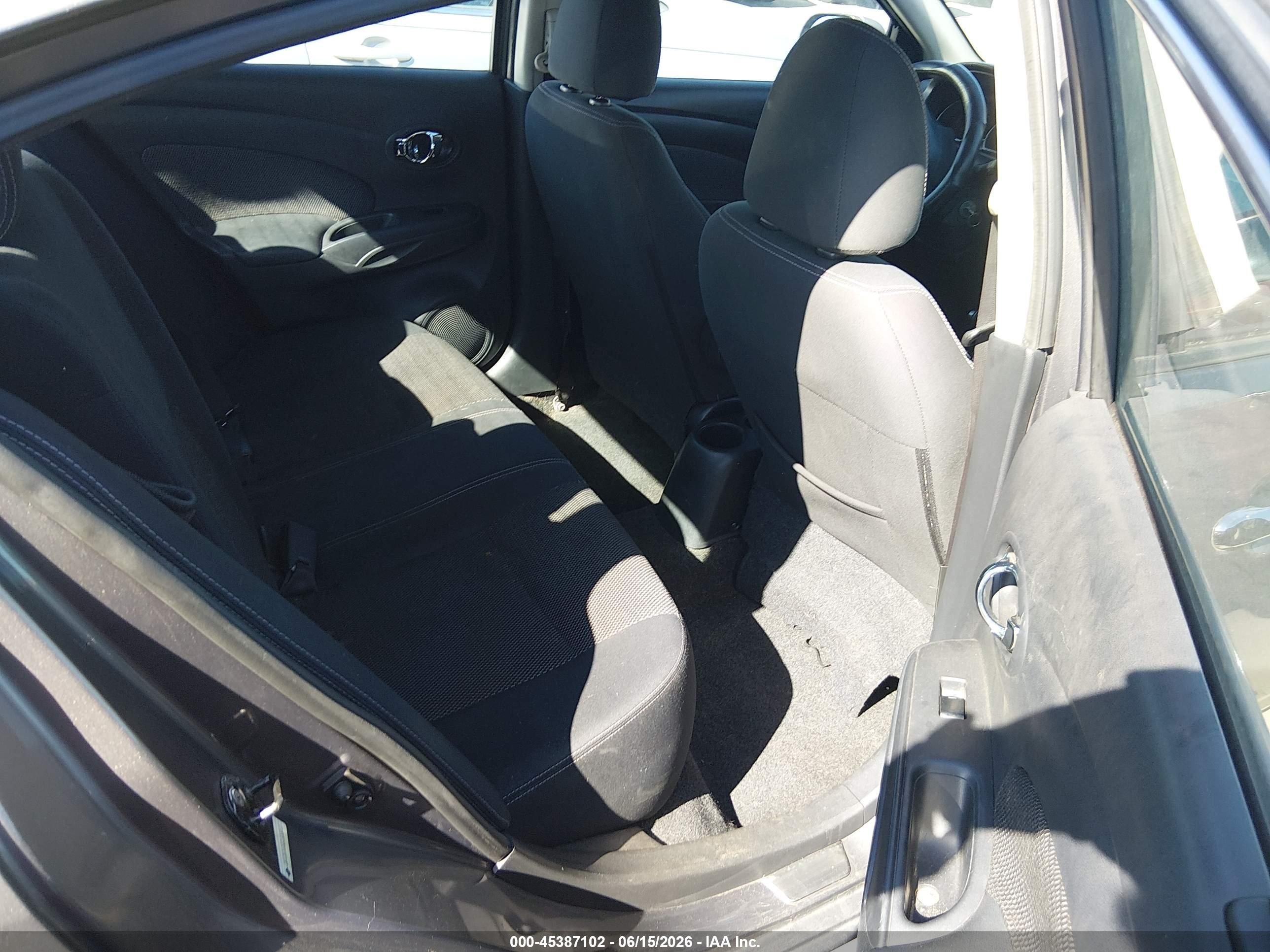 2014 Nissan Versa 1.6 Sv Серый vin: 3N1CN7AP8EL806913