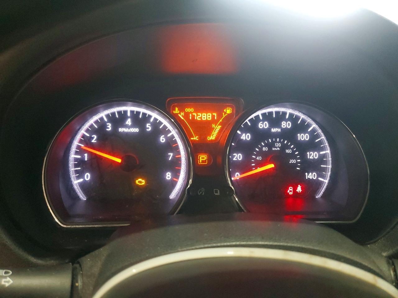 2014 Nissan Versa 1.6 Sv Silver vin: 3N1CN7AP8EL819841