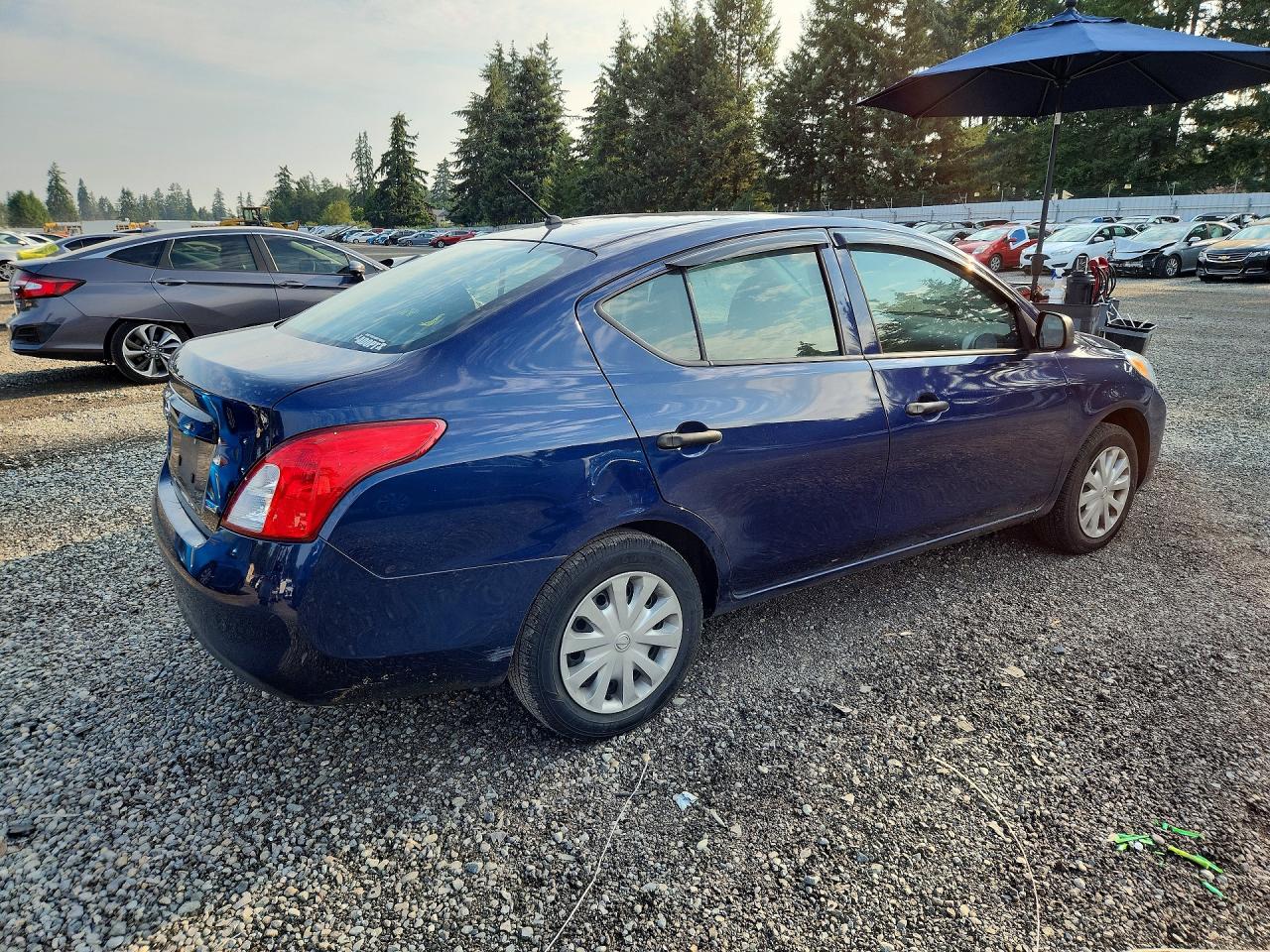 2014 Nissan Versa 1.6 S Blue vin: 3N1CN7AP8EL821816