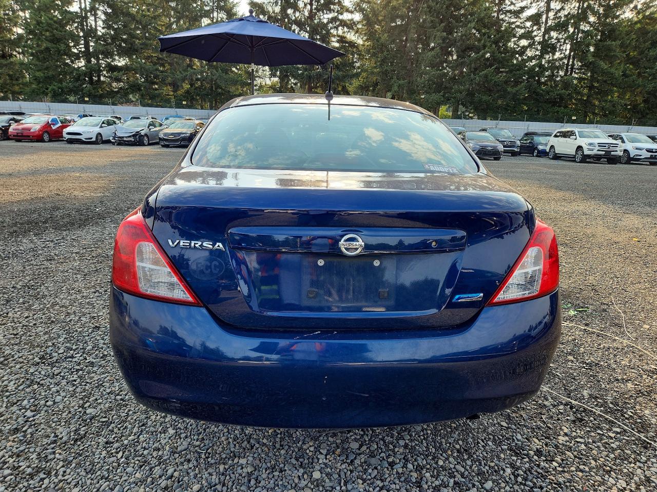 2014 Nissan Versa 1.6 S Blue vin: 3N1CN7AP8EL821816