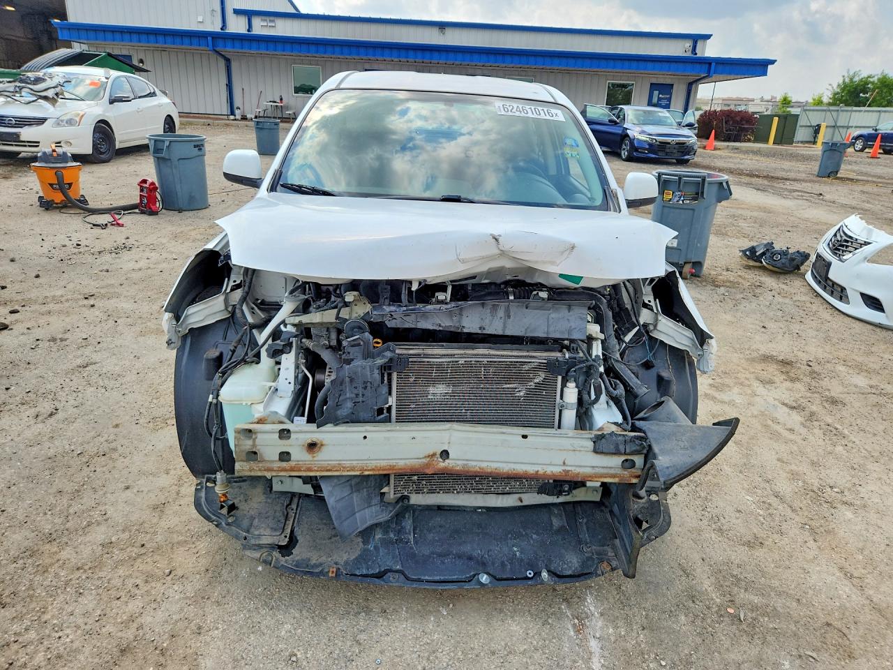 2014 Nissan Versa 1.6 S Белый vin: 3N1CN7AP8EL828376