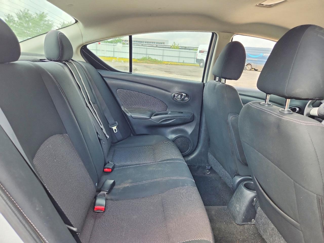 2014 Nissan Versa 1.6 S Белый vin: 3N1CN7AP8EL828376