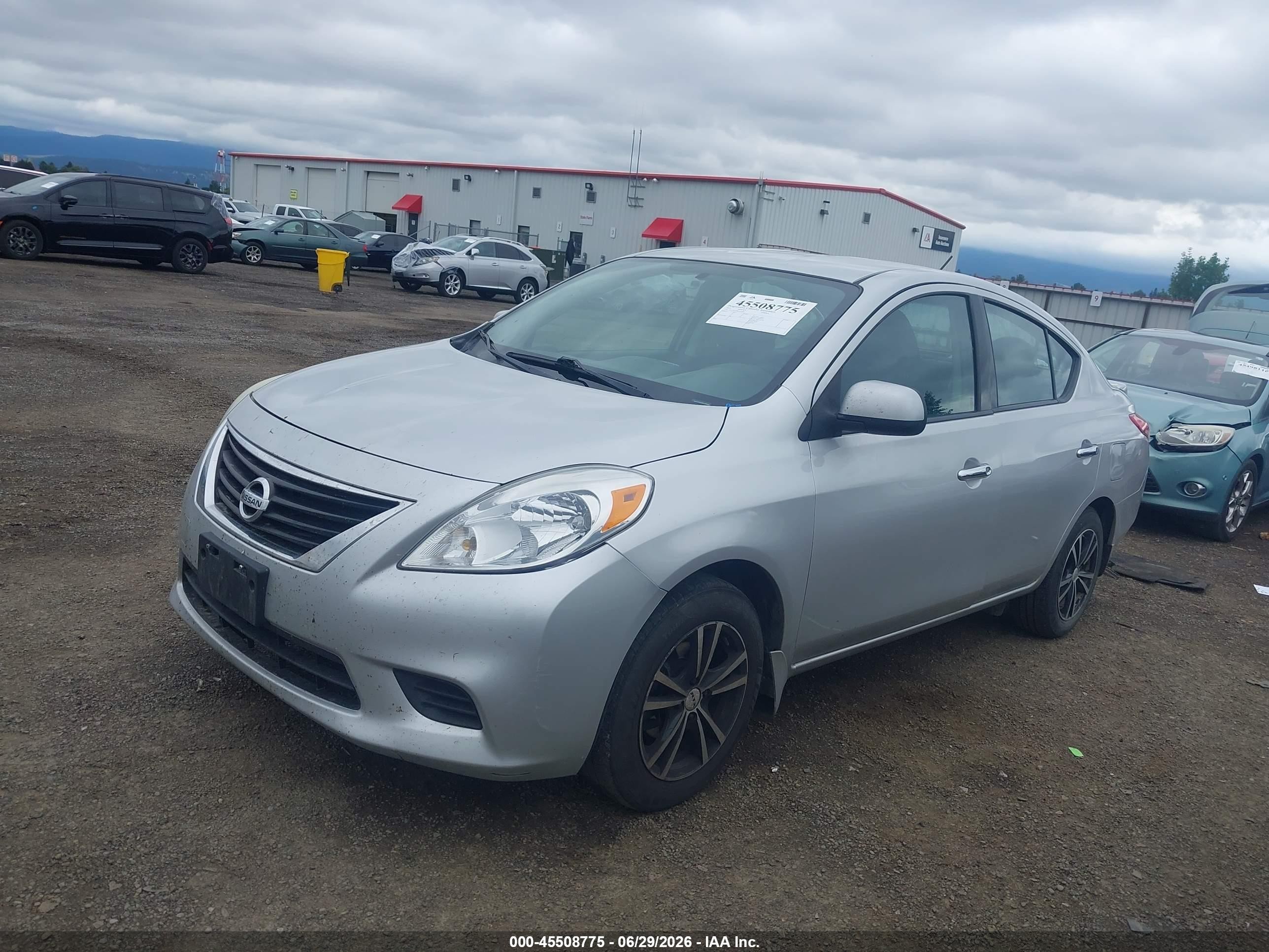 2014 Nissan Versa 1.6 Sv Silver vin: 3N1CN7AP8EL830581