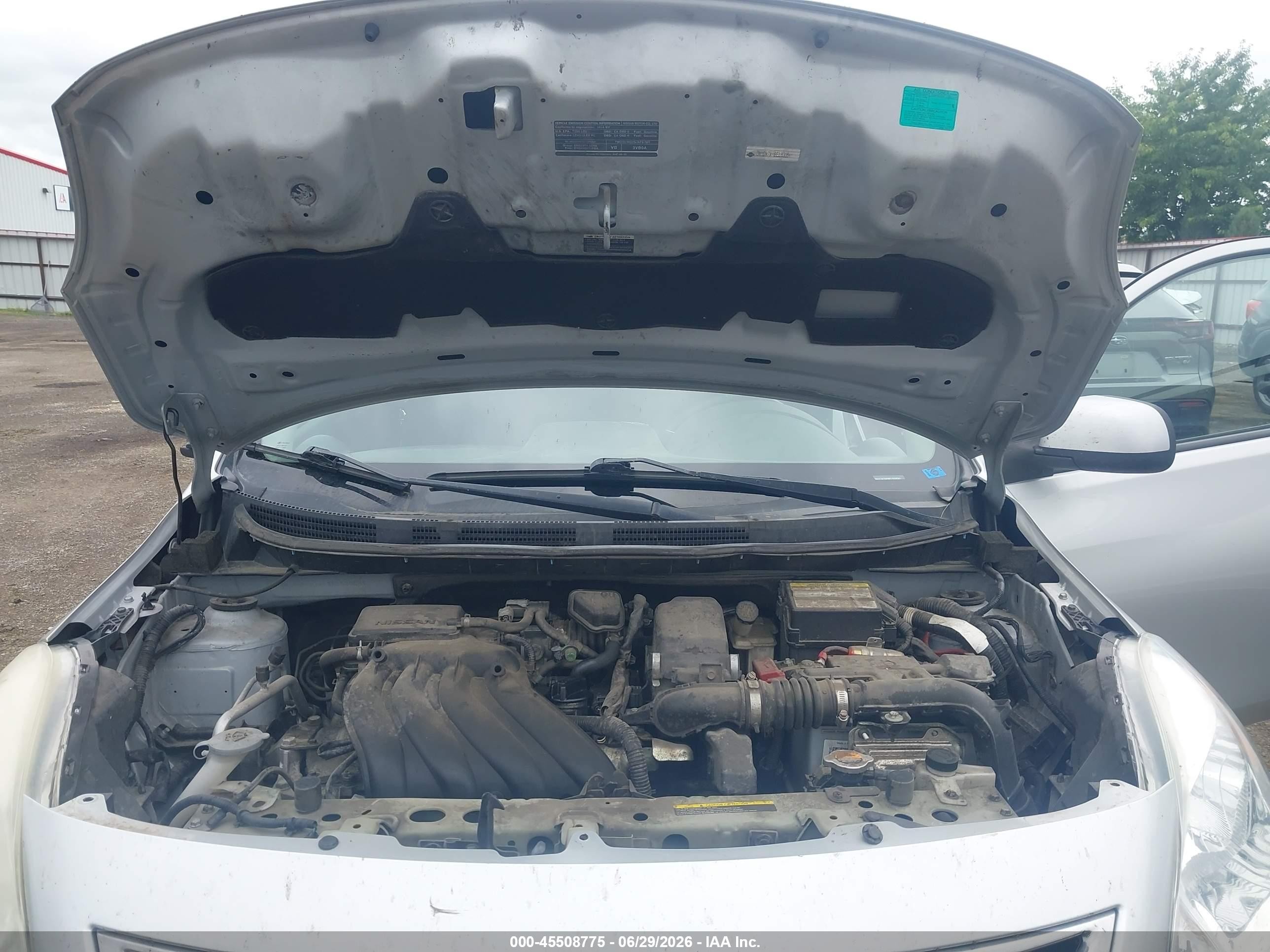 2014 Nissan Versa 1.6 Sv Silver vin: 3N1CN7AP8EL830581
