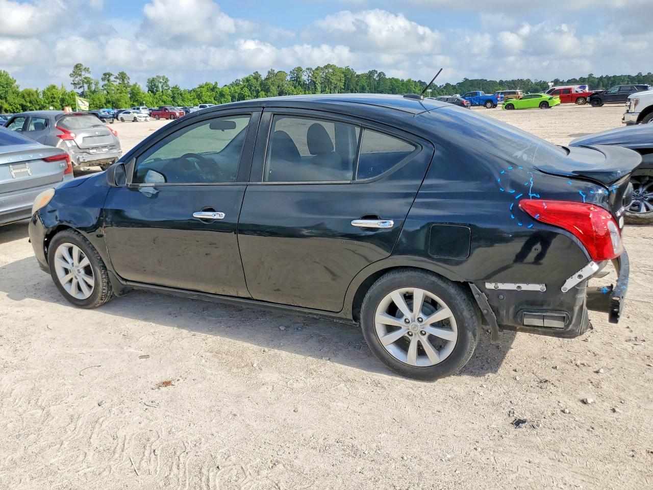 2014 Nissan Versa 1.6 S Black vin: 3N1CN7AP8EL832105