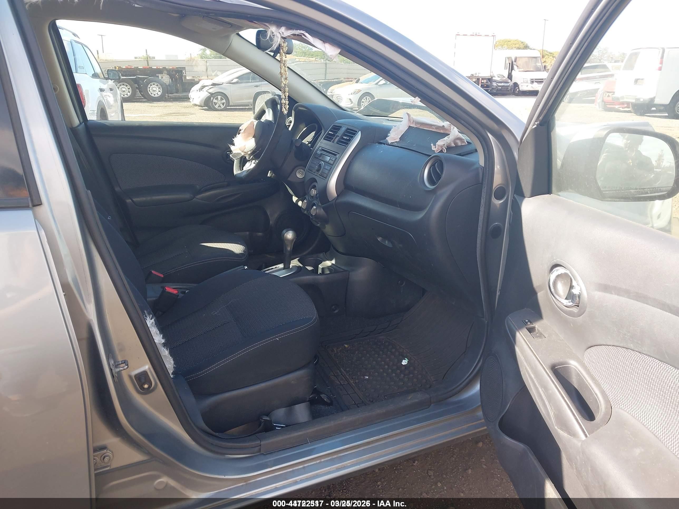 2014 Nissan Versa 1.6 Sv Silver vin: 3N1CN7AP8EL839605