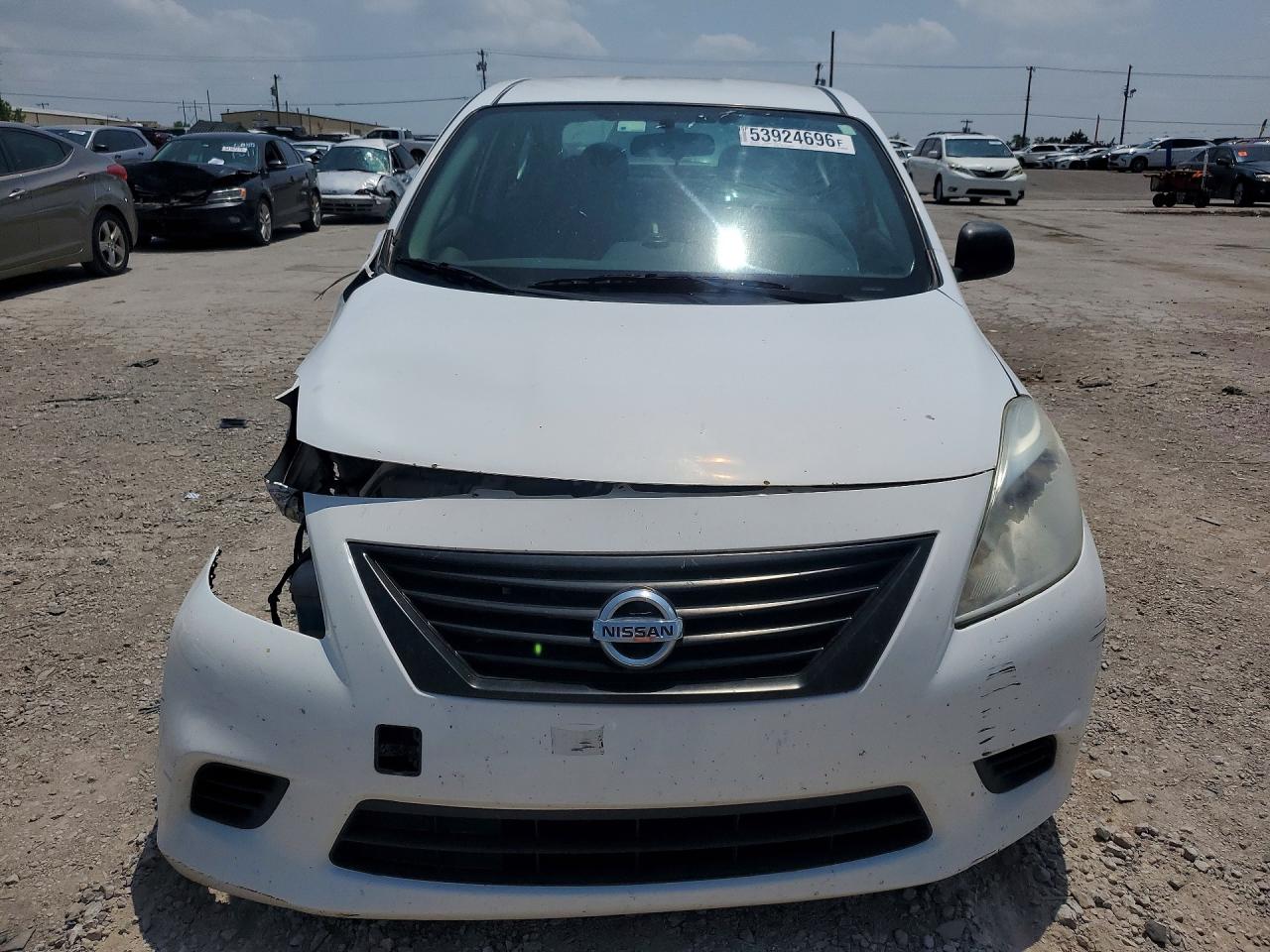 2014 Nissan Versa 1.6 S Plus Белый vin: 3N1CN7AP8EL846263