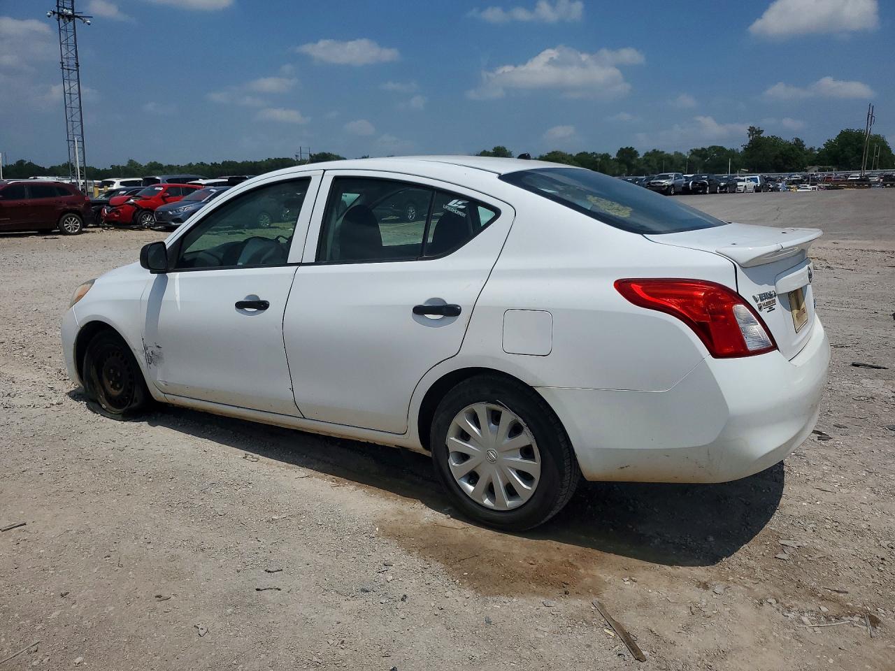 2014 Nissan Versa 1.6 S Plus Белый vin: 3N1CN7AP8EL846263