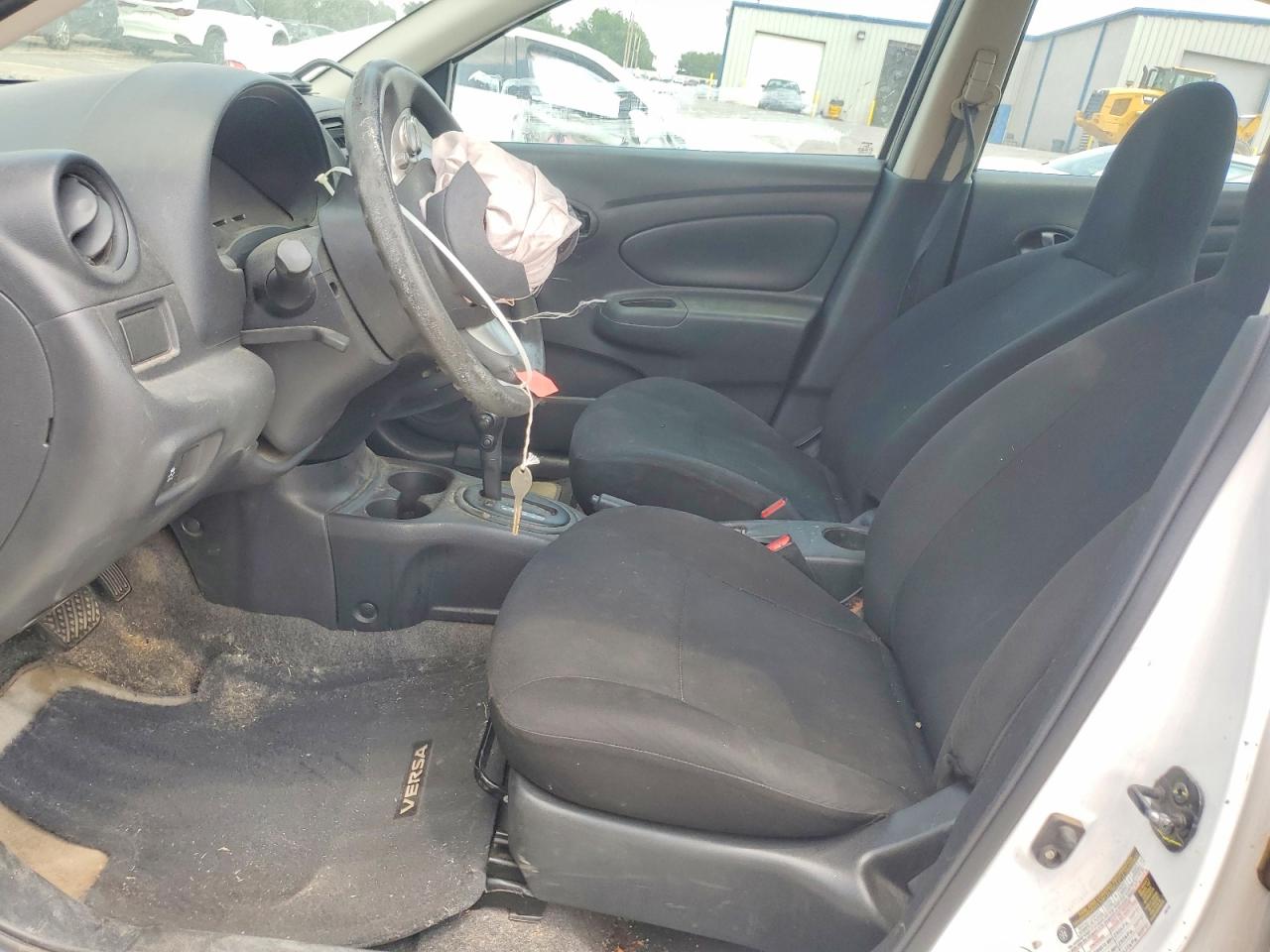 2014 Nissan Versa 1.6 S Plus Белый vin: 3N1CN7AP8EL846263