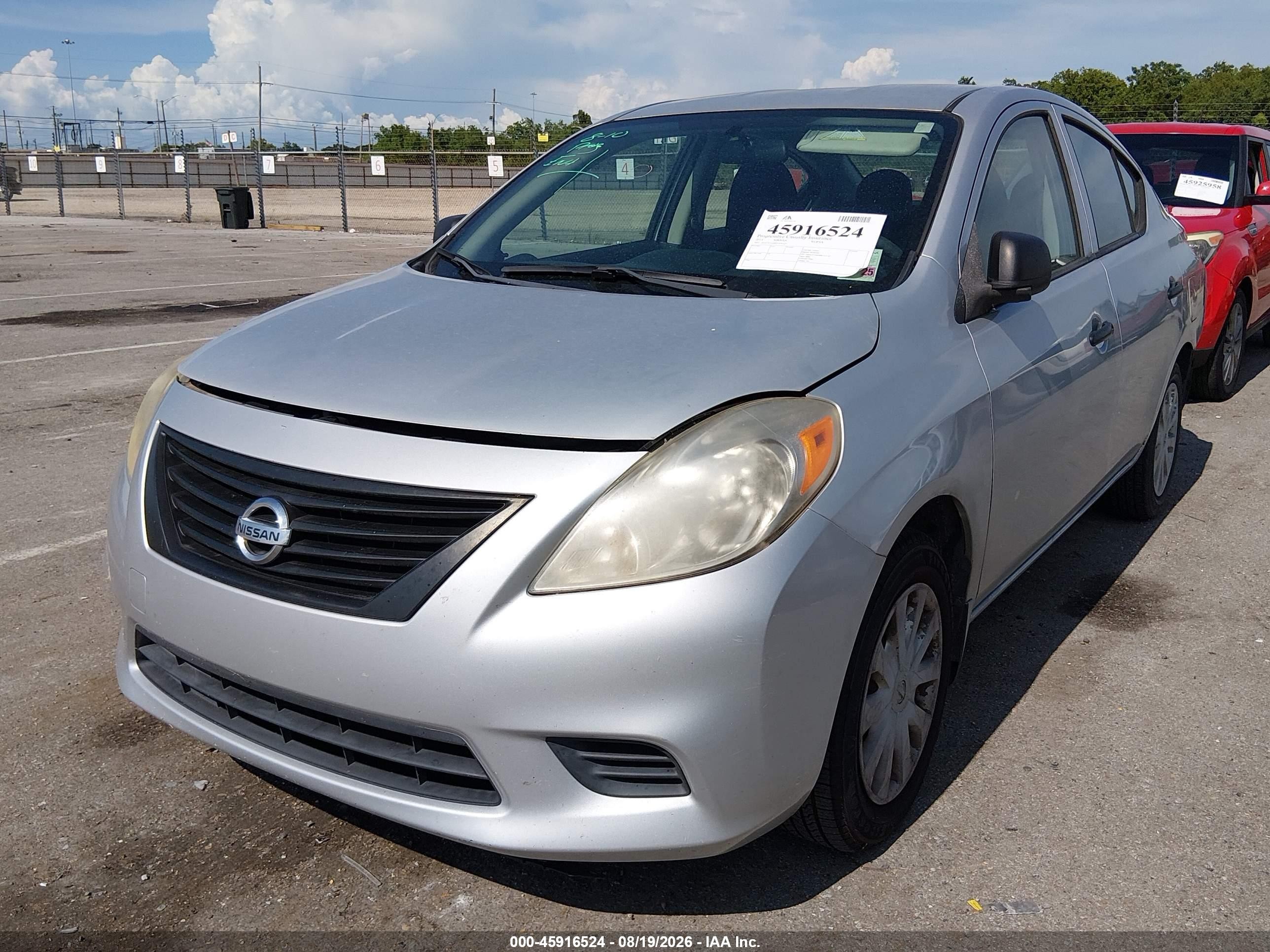 2014 Nissan Versa 1.6 S+ Silver vin: 3N1CN7AP8EL876427