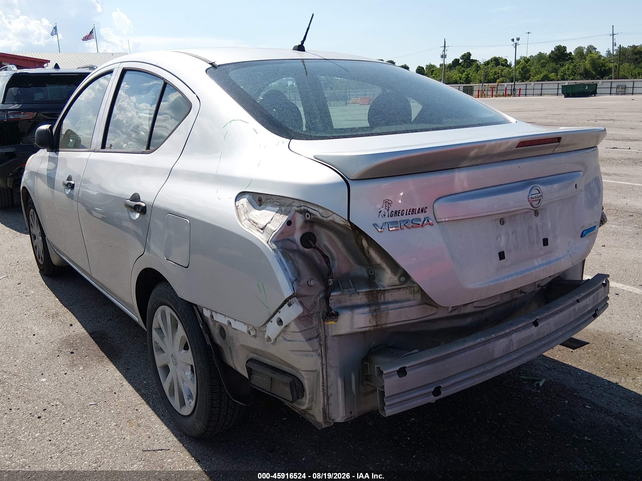 2014 Nissan Versa 1.6 S+ Silver vin: 3N1CN7AP8EL876427