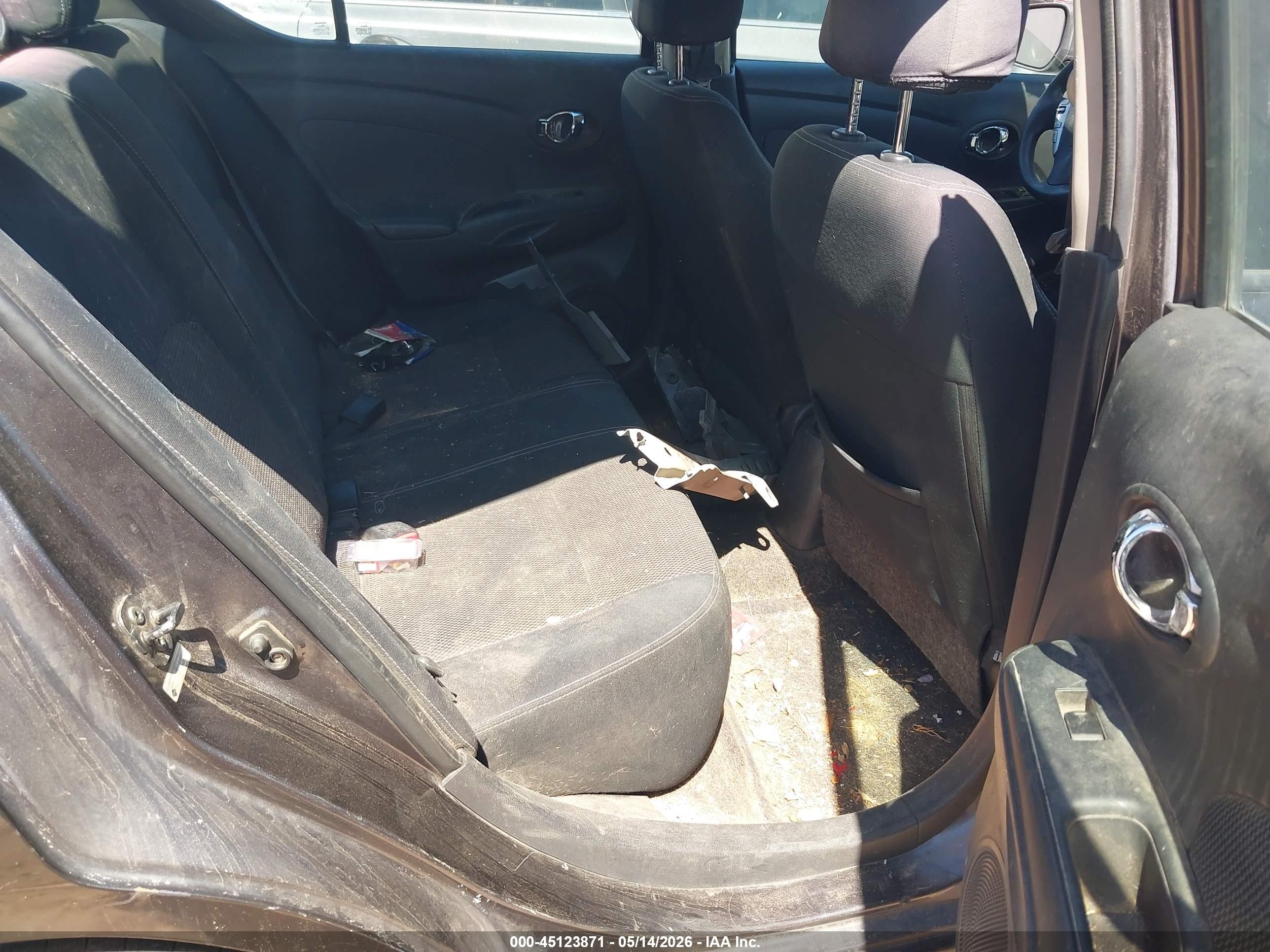 2015 Nissan Versa 1.6 Sv Gray vin: 3N1CN7AP8FL814561