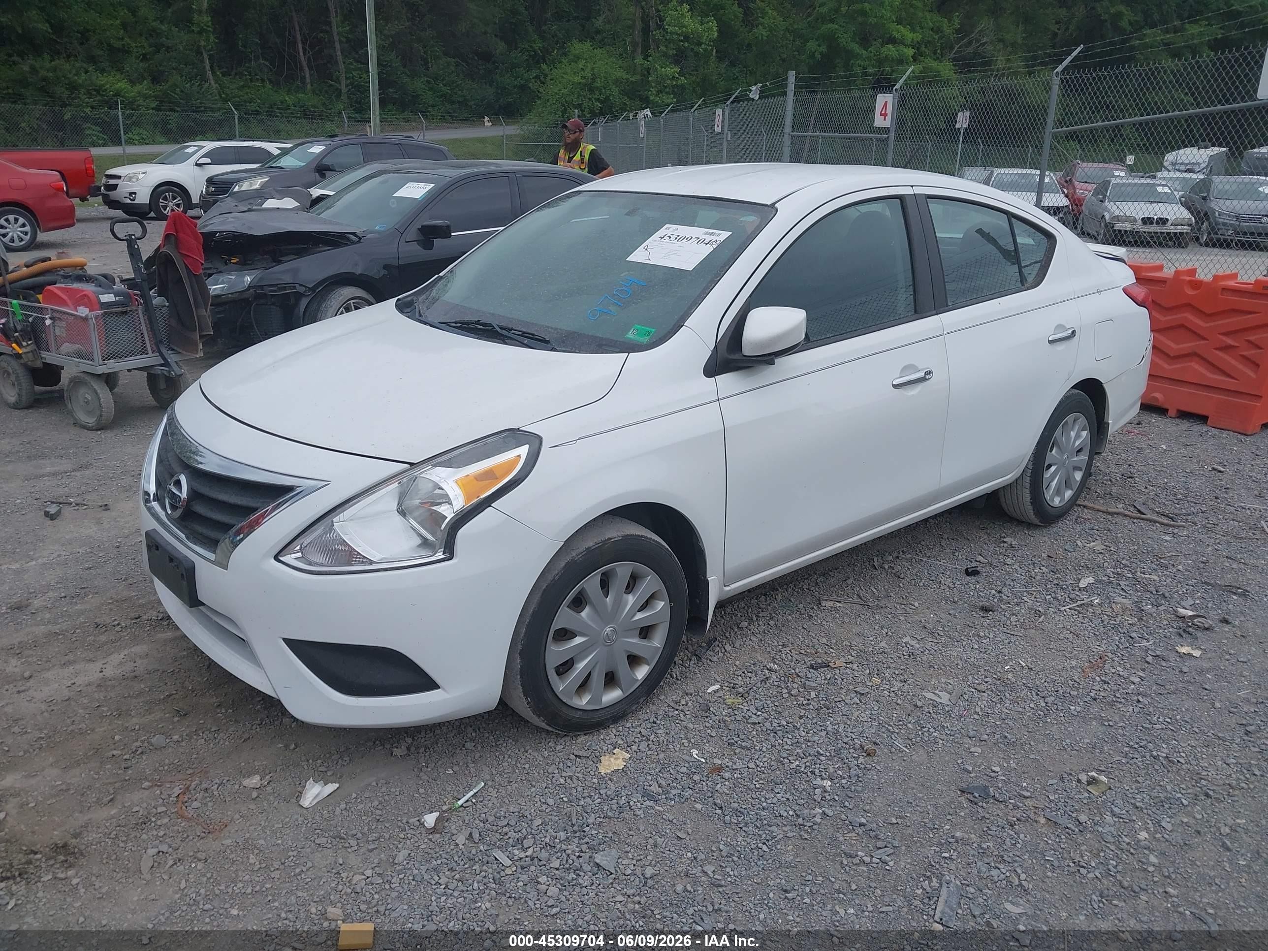 2015 Nissan Versa 1.6 Sv White vin: 3N1CN7AP8FL824832