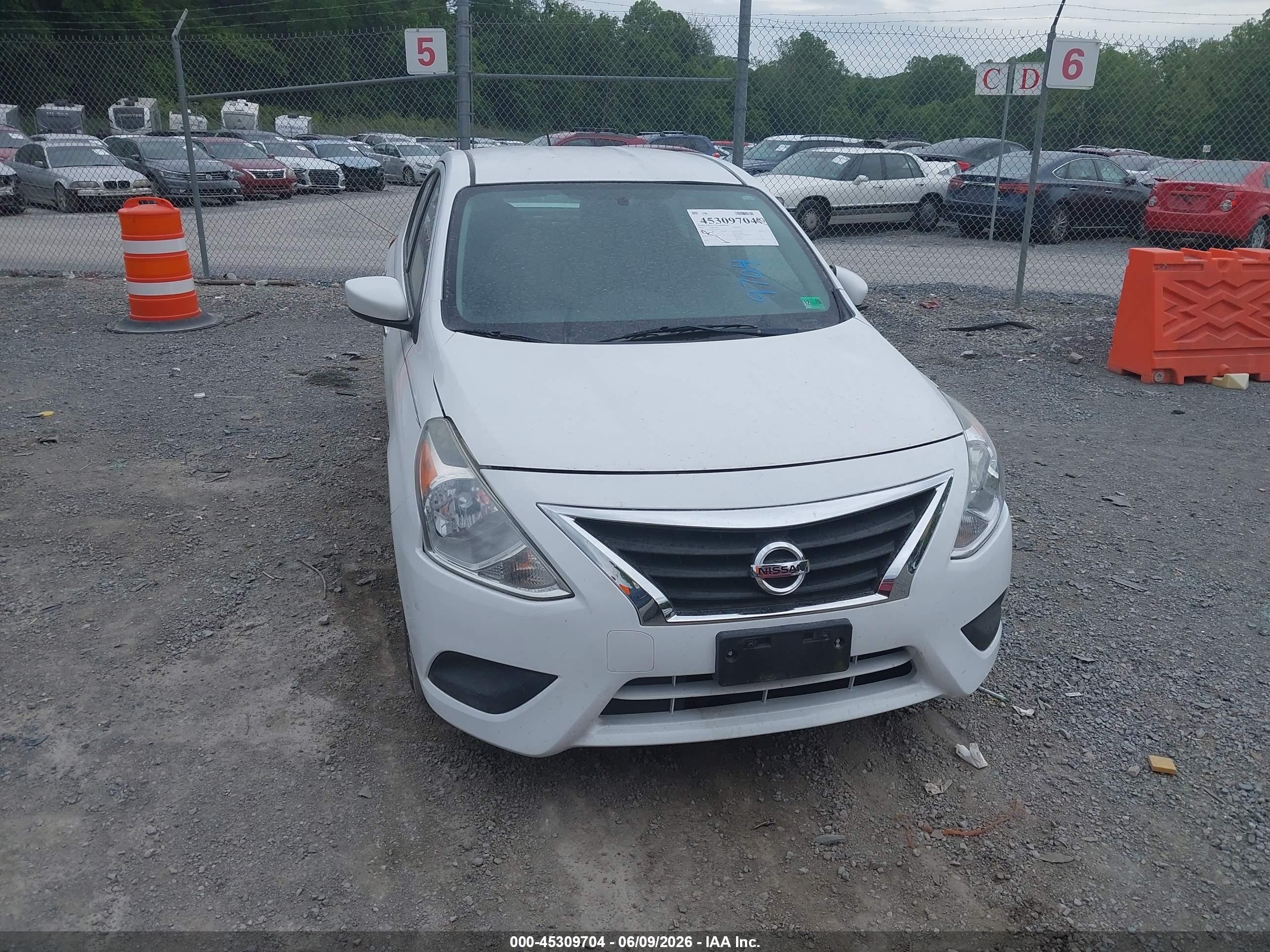 2015 Nissan Versa 1.6 Sv White vin: 3N1CN7AP8FL824832