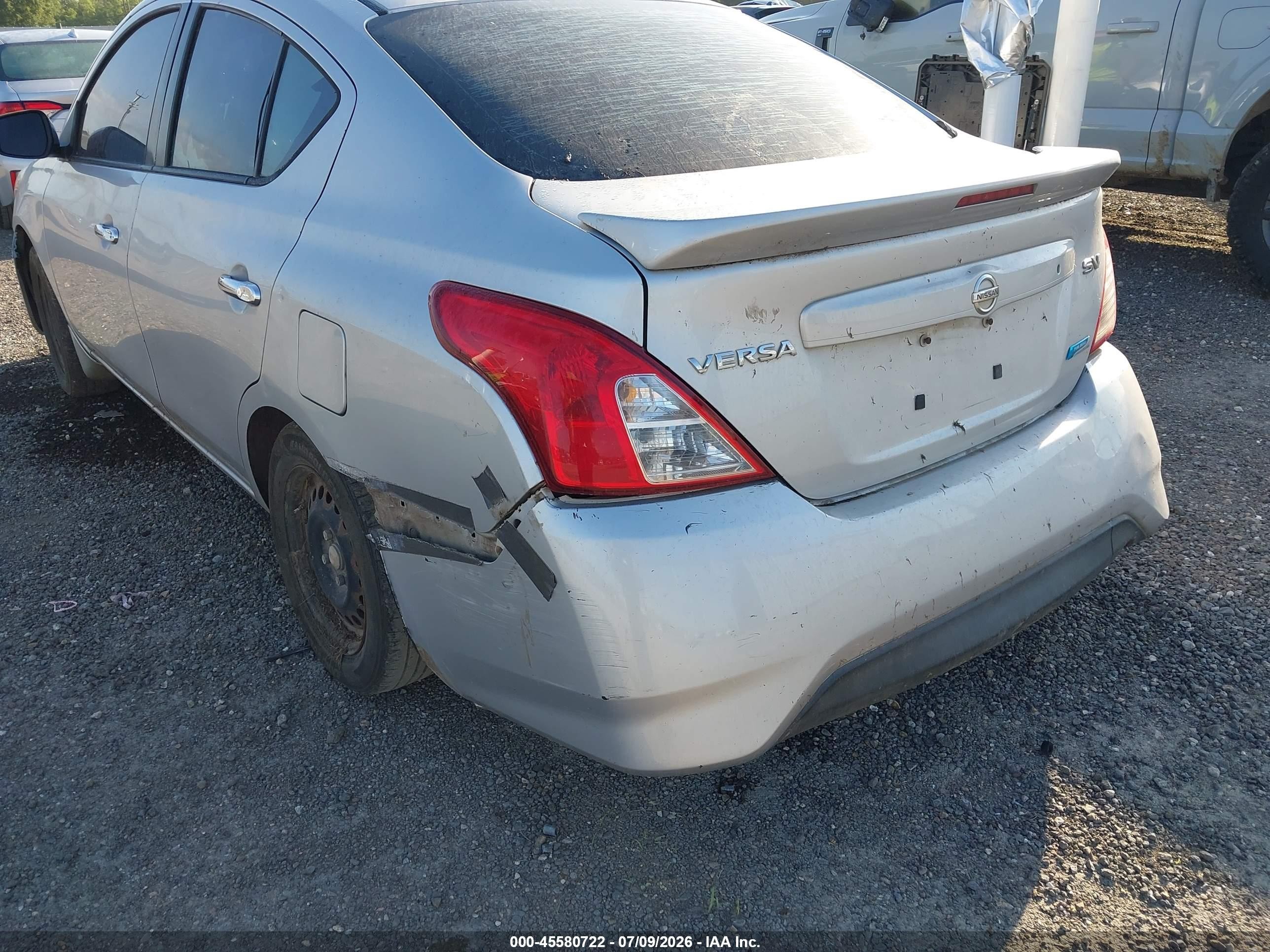 2015 Nissan Versa 1.6 Sv Silver vin: 3N1CN7AP8FL837449