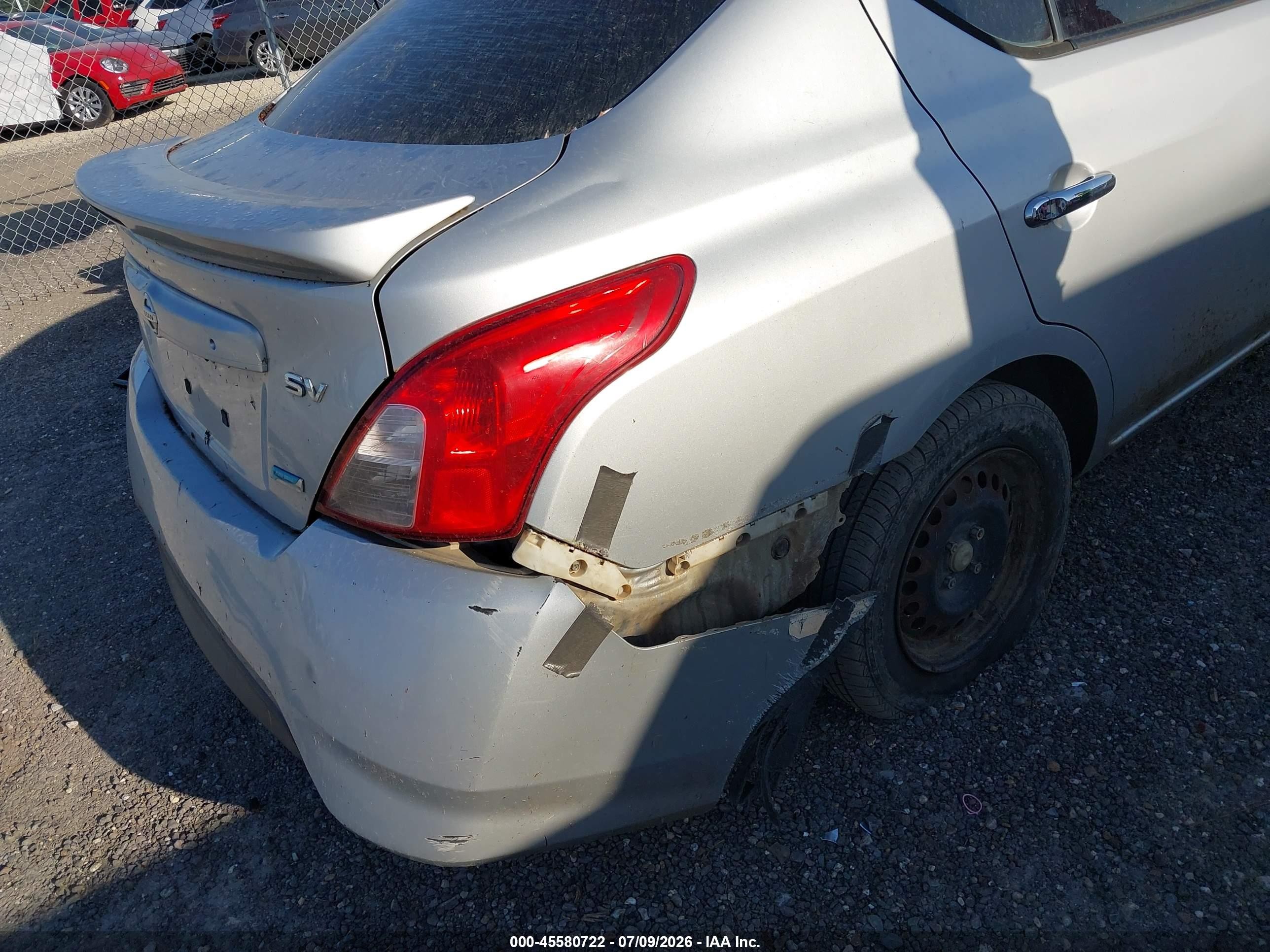 2015 Nissan Versa 1.6 Sv Silver vin: 3N1CN7AP8FL837449