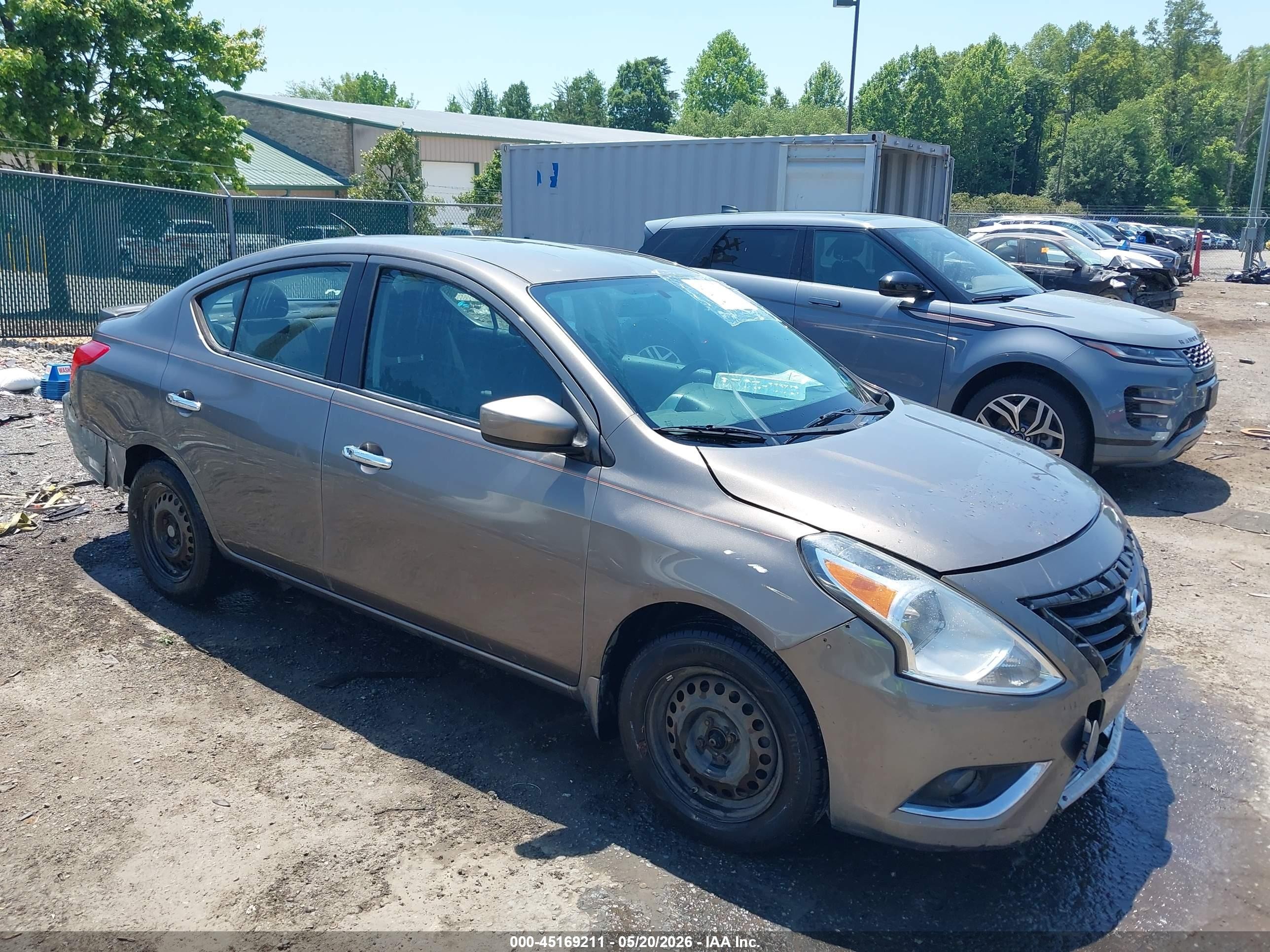 2015 Nissan Versa 1.6 Sv Gray vin: 3N1CN7AP8FL840917