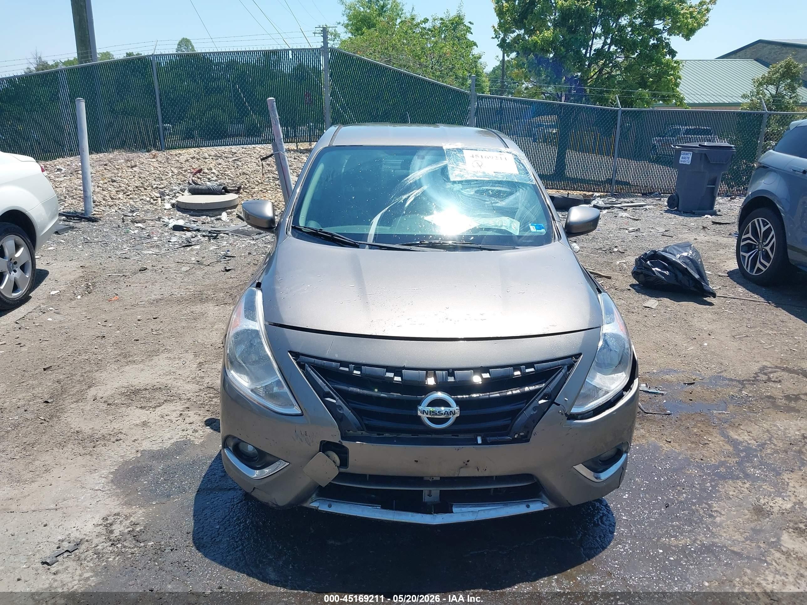 2015 Nissan Versa 1.6 Sv Gray vin: 3N1CN7AP8FL840917