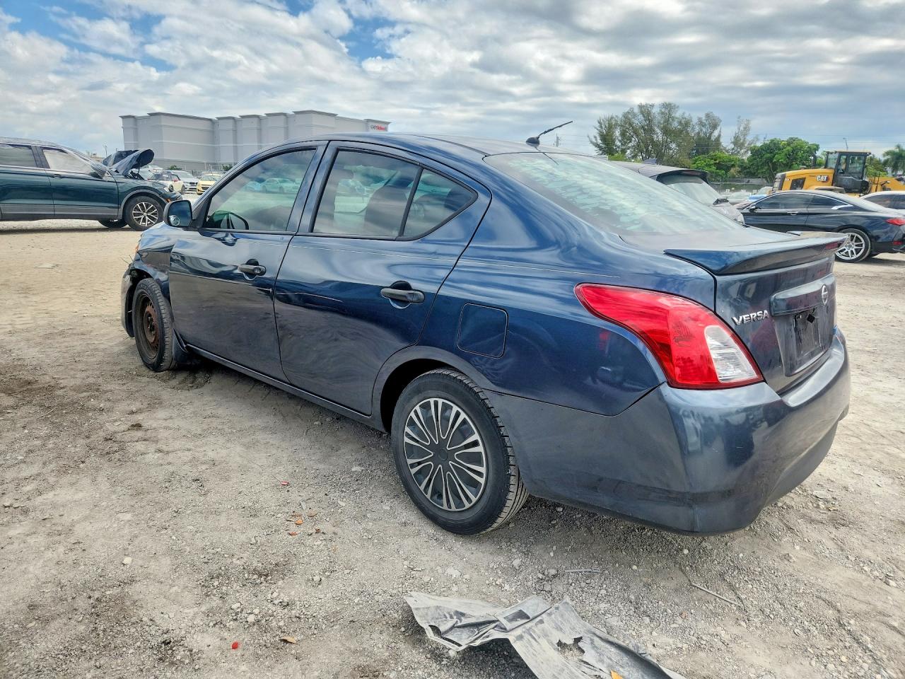 2015 Nissan Versa 1.6 S Plus Blue vin: 3N1CN7AP8FL855207
