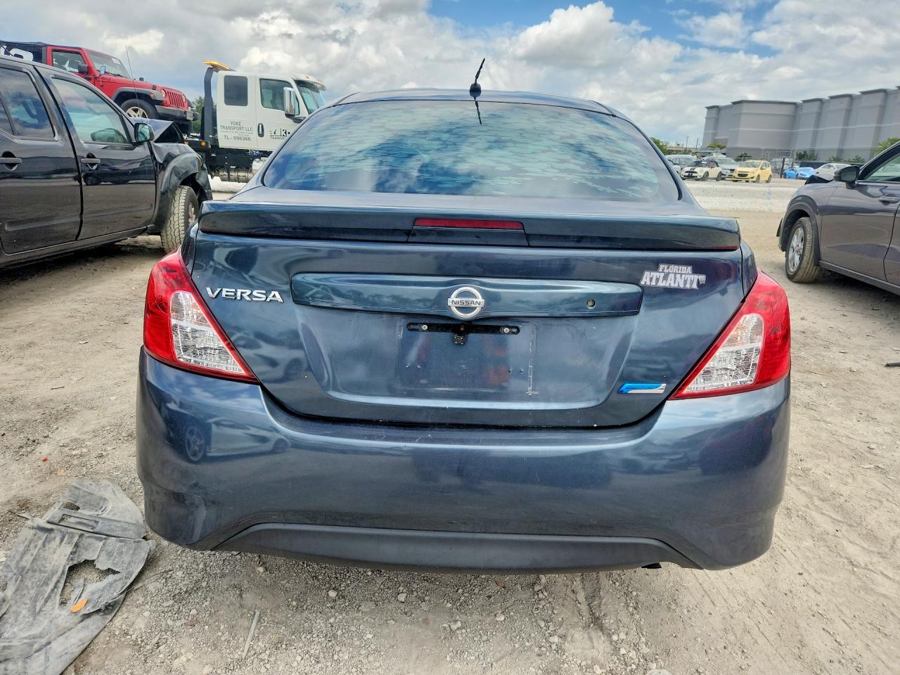 2015 Nissan Versa 1.6 S Plus Blue vin: 3N1CN7AP8FL855207