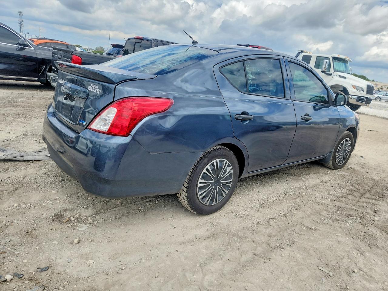 2015 Nissan Versa 1.6 S Plus Blue vin: 3N1CN7AP8FL855207