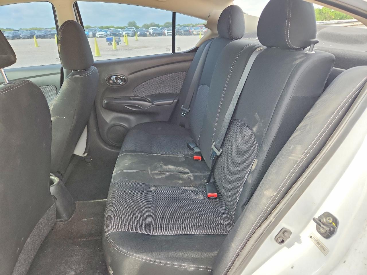 2015 Nissan Versa 1.6 Sv White vin: 3N1CN7AP8FL874744