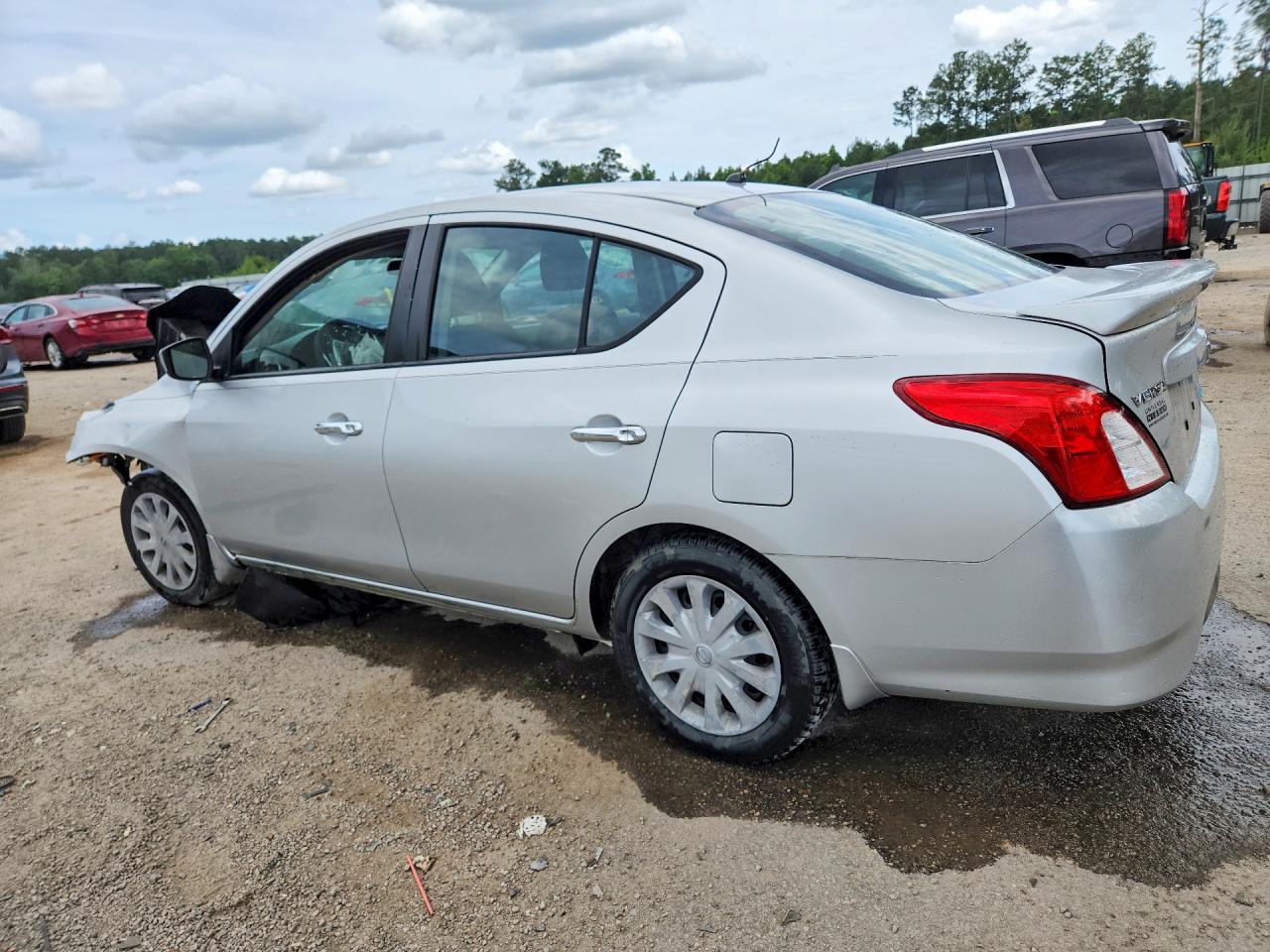 2015 Nissan Versa 1.6 Sv Silver vin: 3N1CN7AP8FL884447