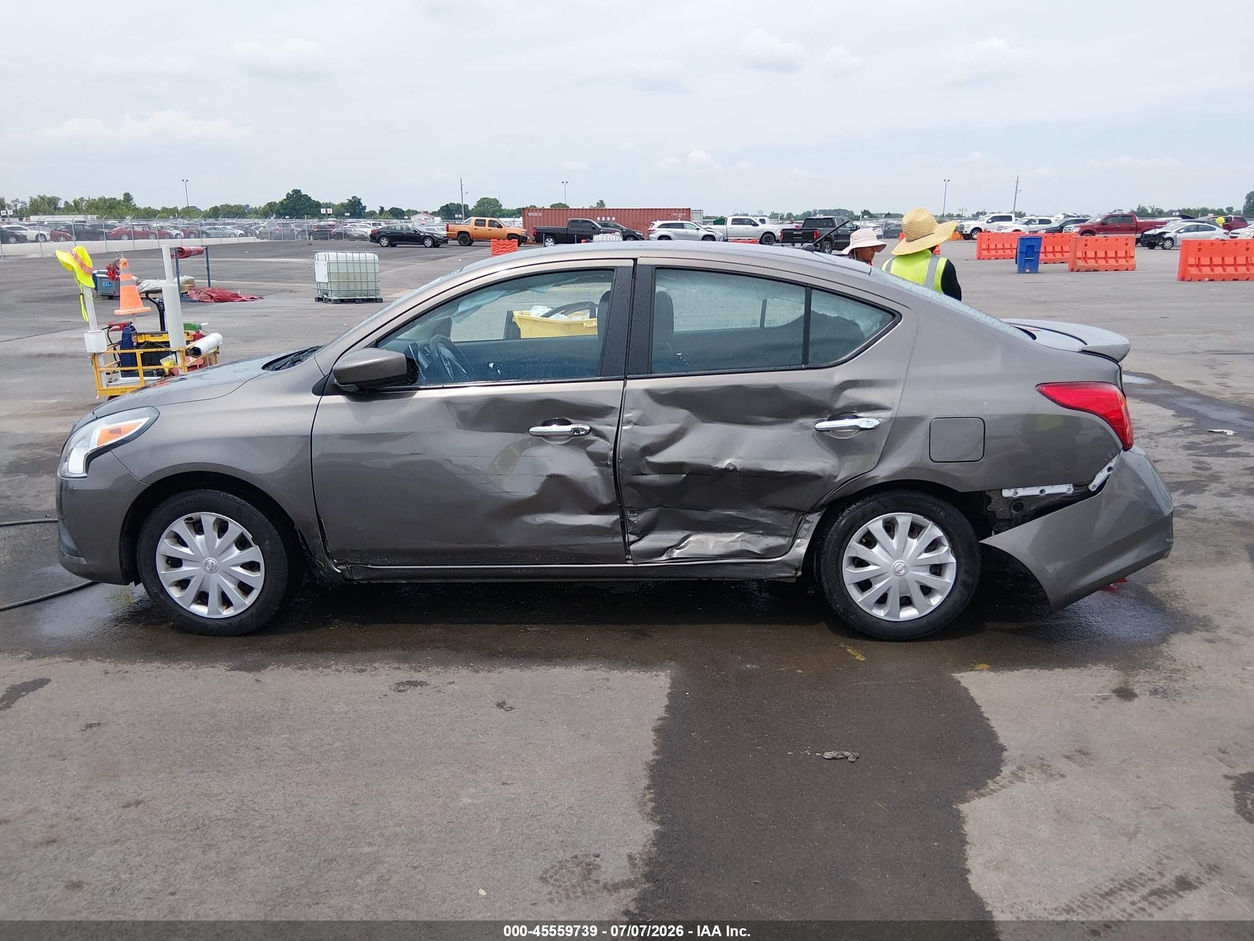 2015 Nissan Versa 1.6 Sv Gray vin: 3N1CN7AP8FL901540