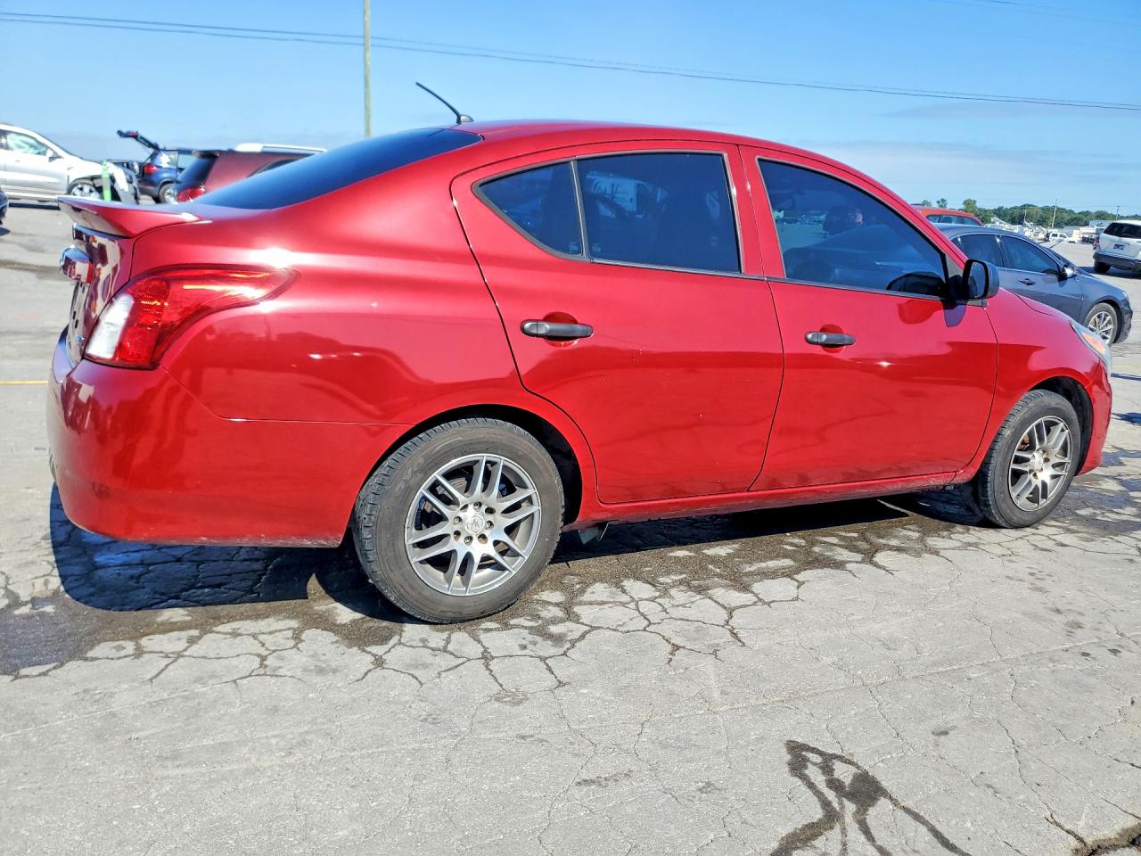 2015 Nissan Versa 1.6 S Plus Burgundy vin: 3N1CN7AP8FL903868