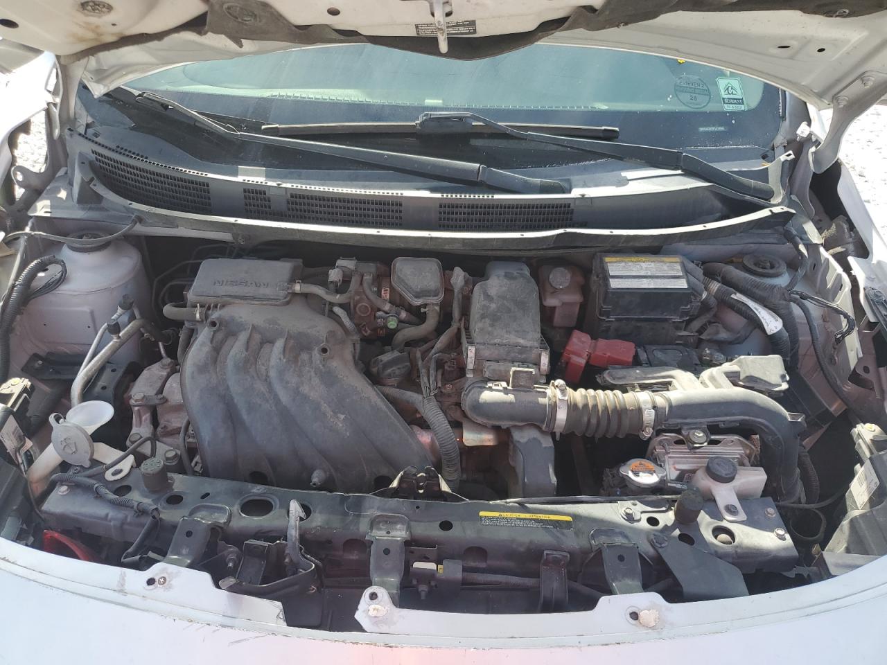 2015 Nissan Versa Silver vin: 3N1CN7AP8FL914045