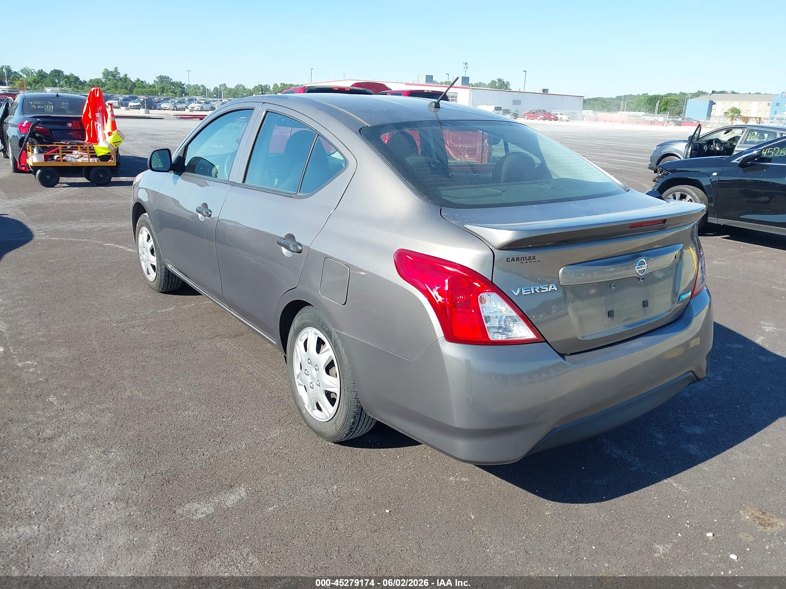 2015 Nissan Versa 1.6 S+ Gray vin: 3N1CN7AP8FL929094