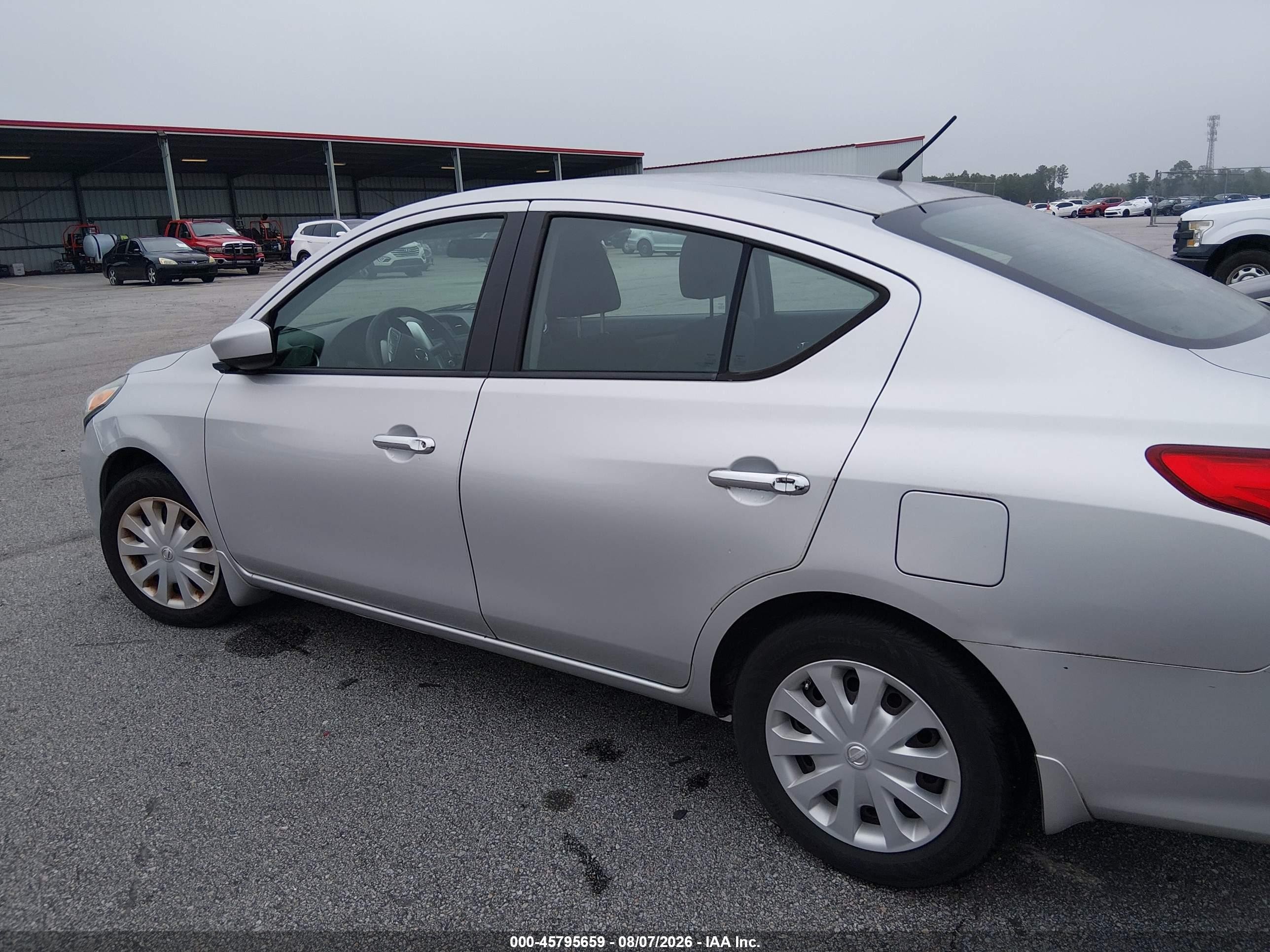 2015 Nissan Versa 1.6 Sv Silver vin: 3N1CN7AP8FL952293