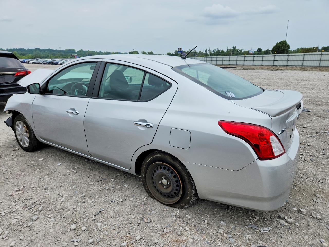 2018 Nissan Versa Sv Silver vin: 3N1CN7AP8JK408844